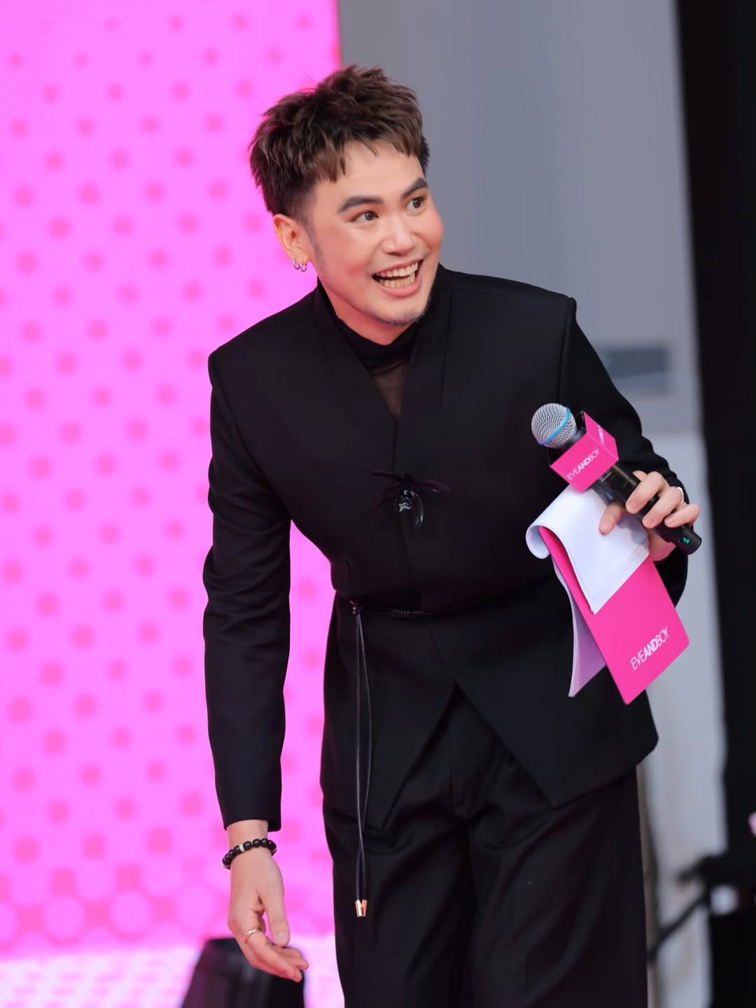 อ๋อง - เขมรัชต์ สุนทรนนท์