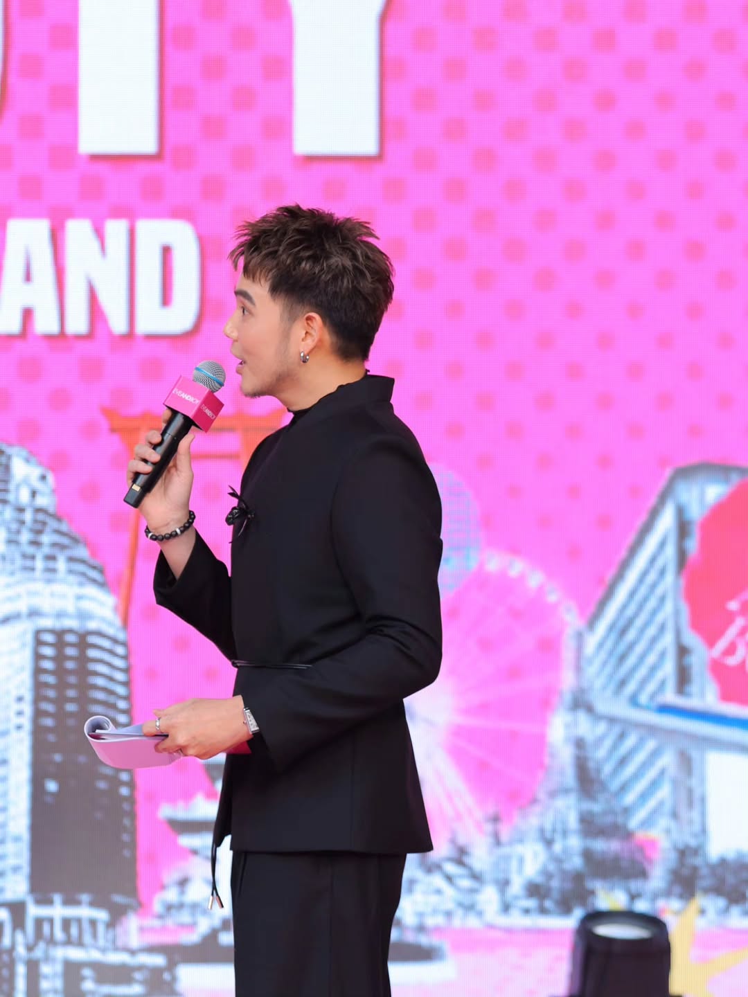 อ๋อง - เขมรัชต์ สุนทรนนท์