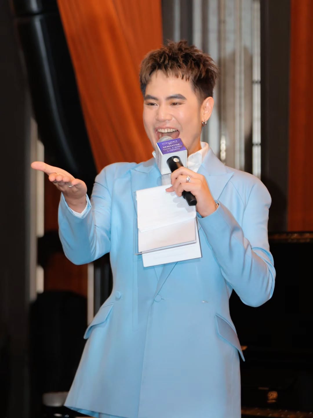 อ๋อง - เขมรัชต์ สุนทรนนท์