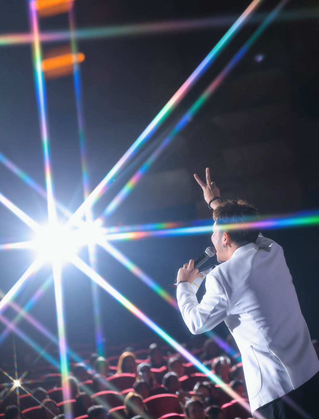 อ๋อง - เขมรัชต์ สุนทรนนท์