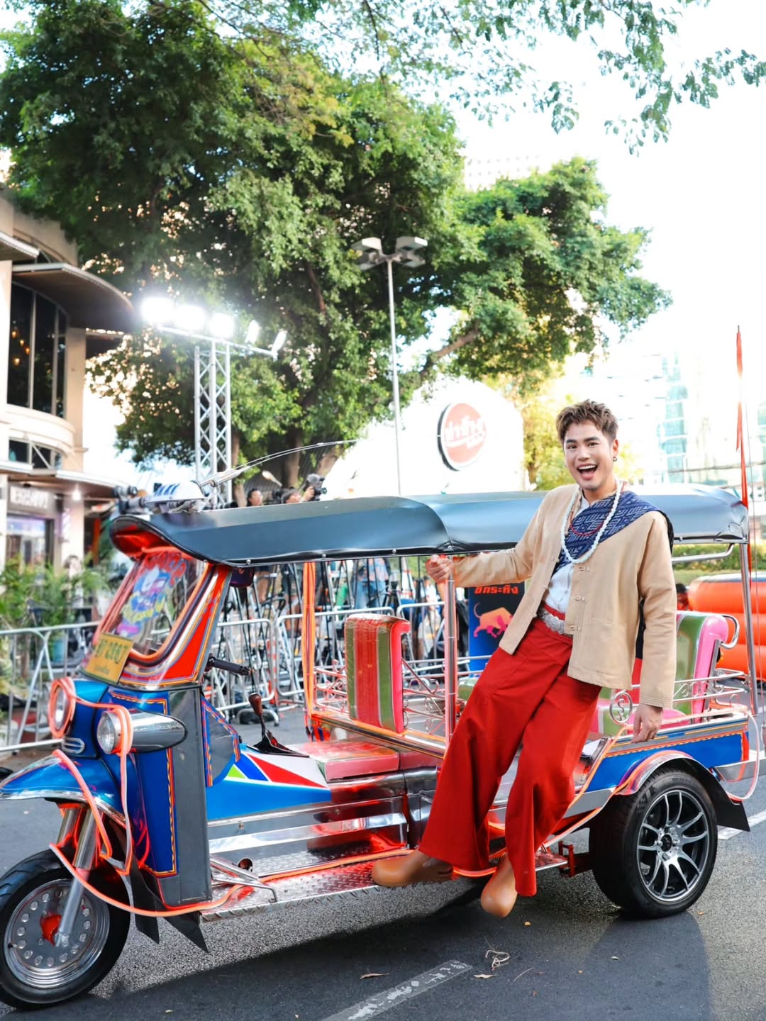 อ๋อง - เขมรัชต์ สุนทรนนท์