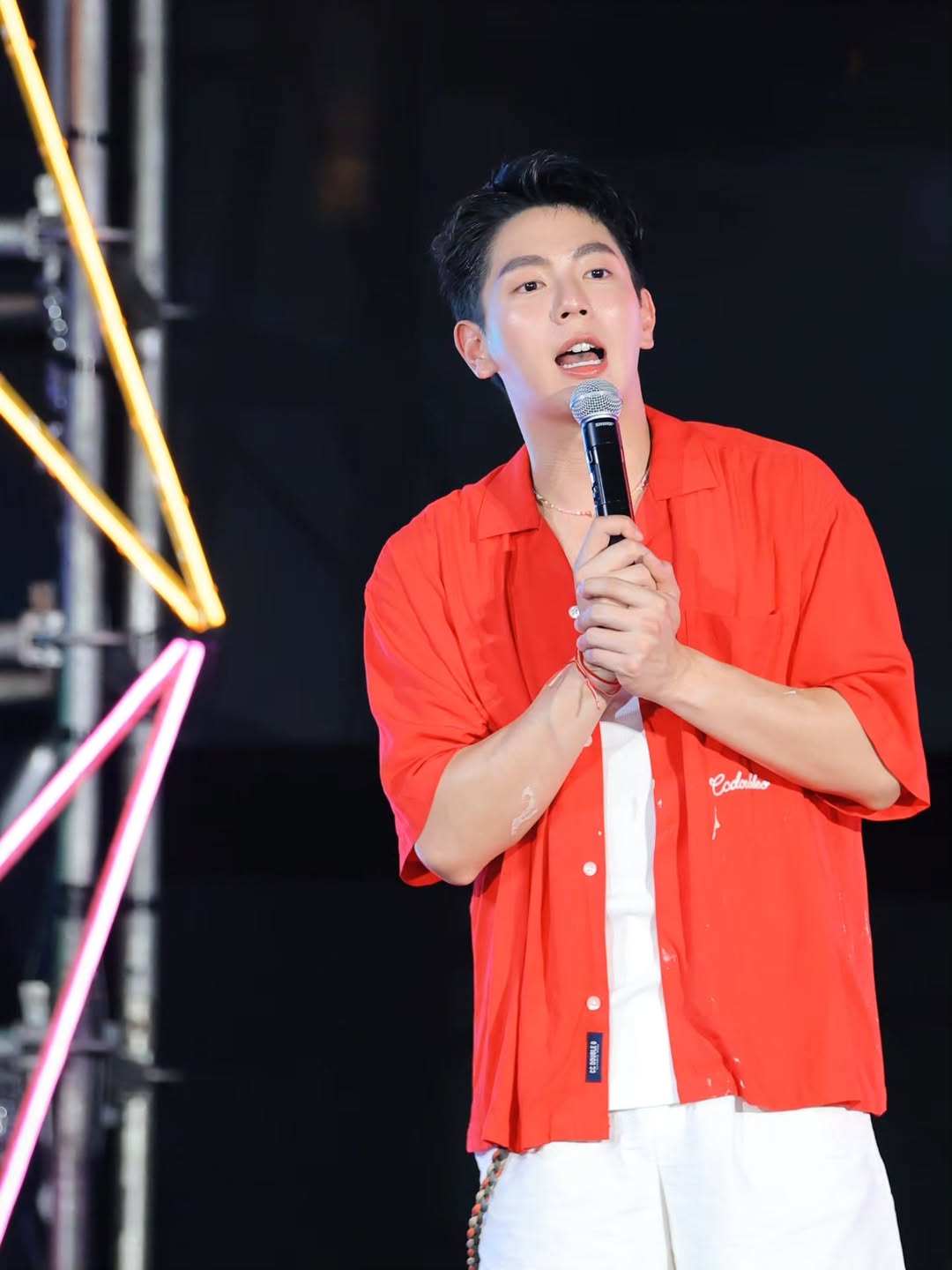 อ๋อง - เขมรัชต์ สุนทรนนท์