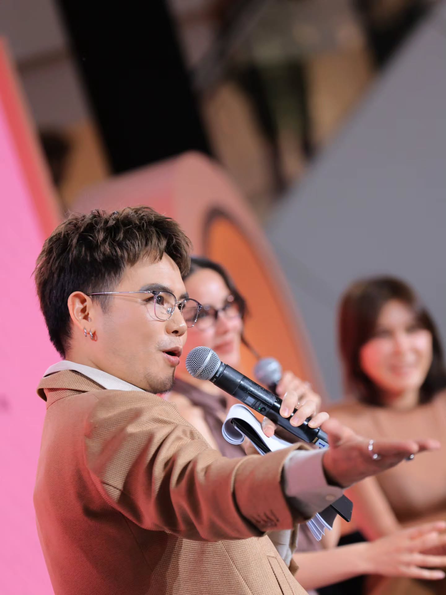 อ๋อง - เขมรัชต์ สุนทรนนท์