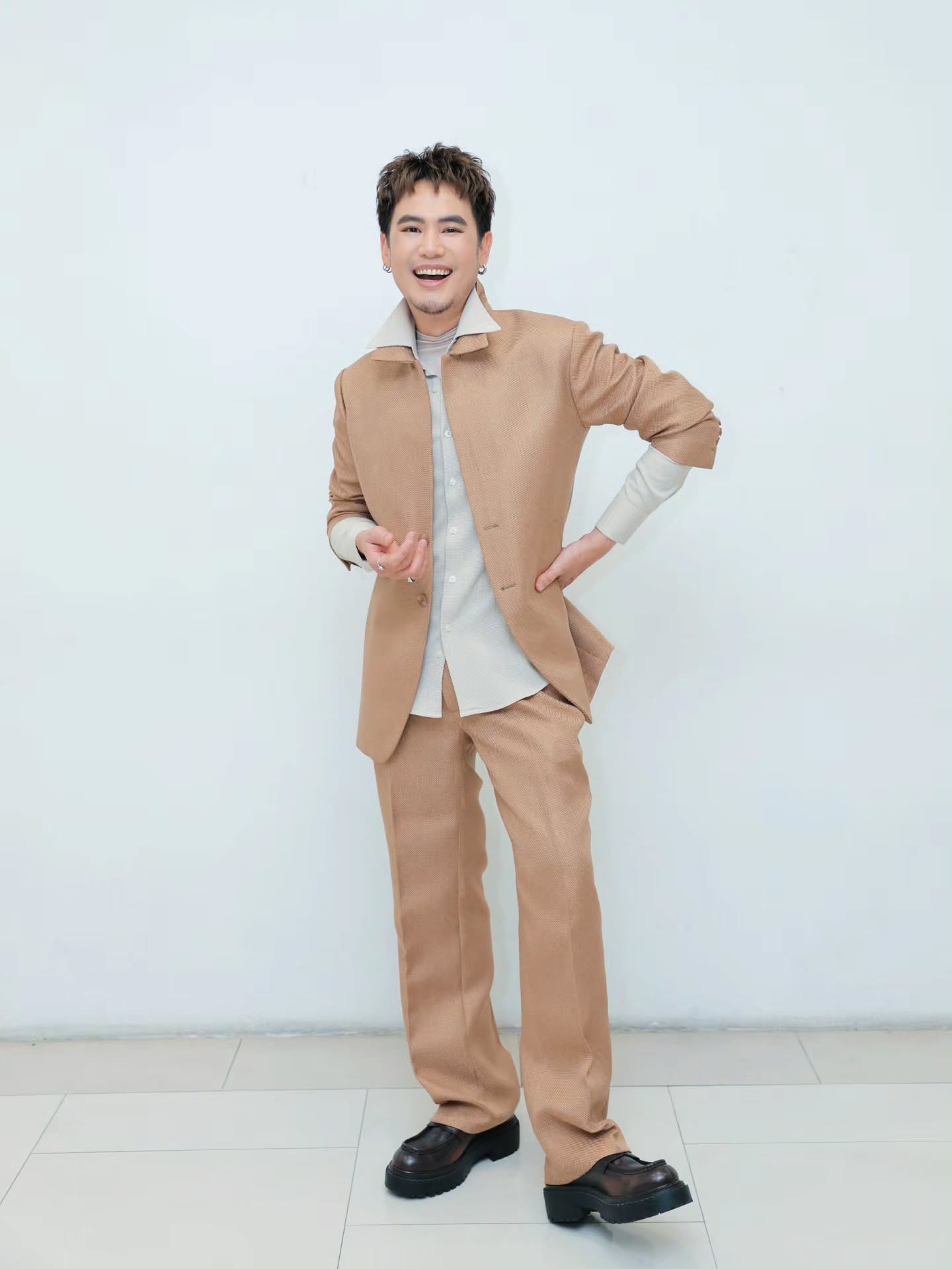 อ๋อง - เขมรัชต์ สุนทรนนท์