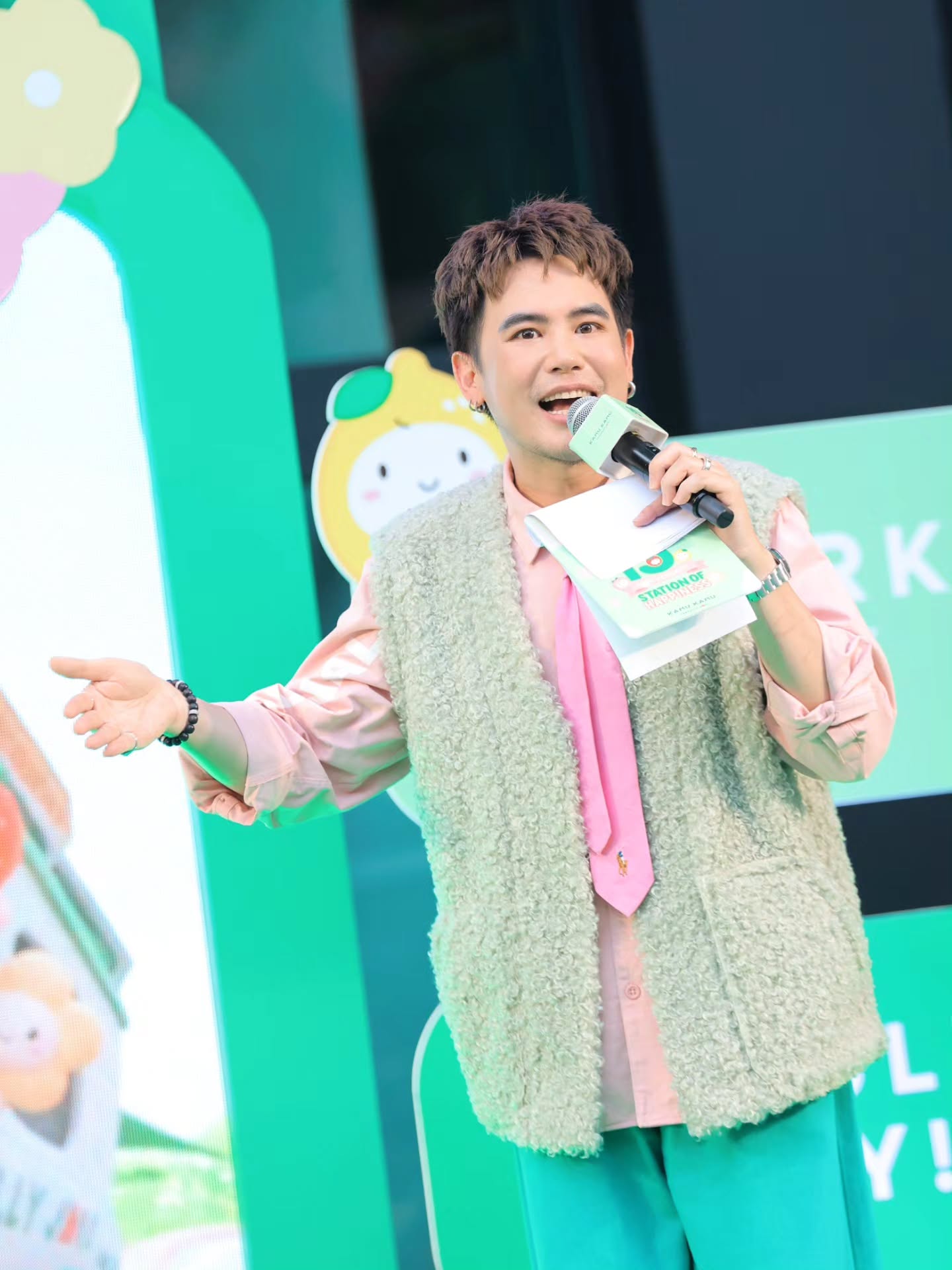 อ๋อง - เขมรัชต์ สุนทรนนท์