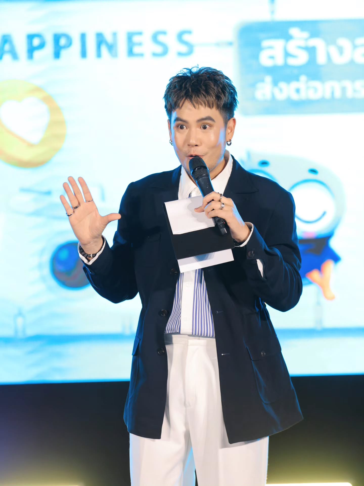 อ๋อง - เขมรัชต์ สุนทรนนท์