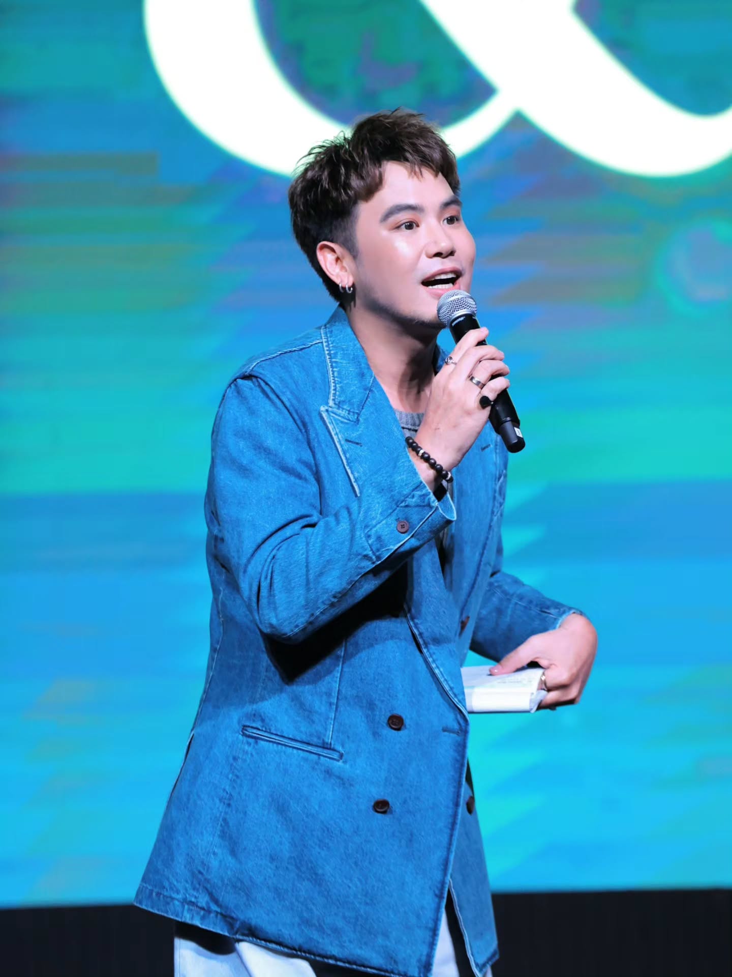 อ๋อง - เขมรัชต์ สุนทรนนท์