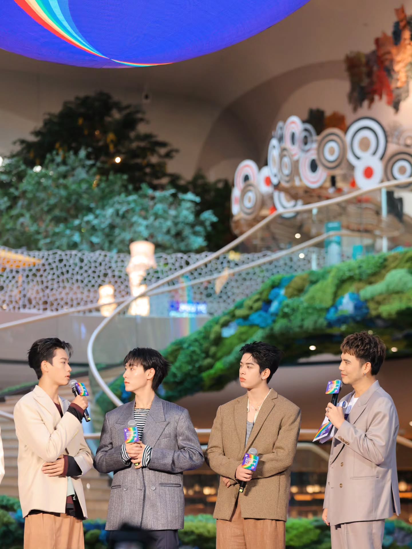 อ๋อง - เขมรัชต์ สุนทรนนท์