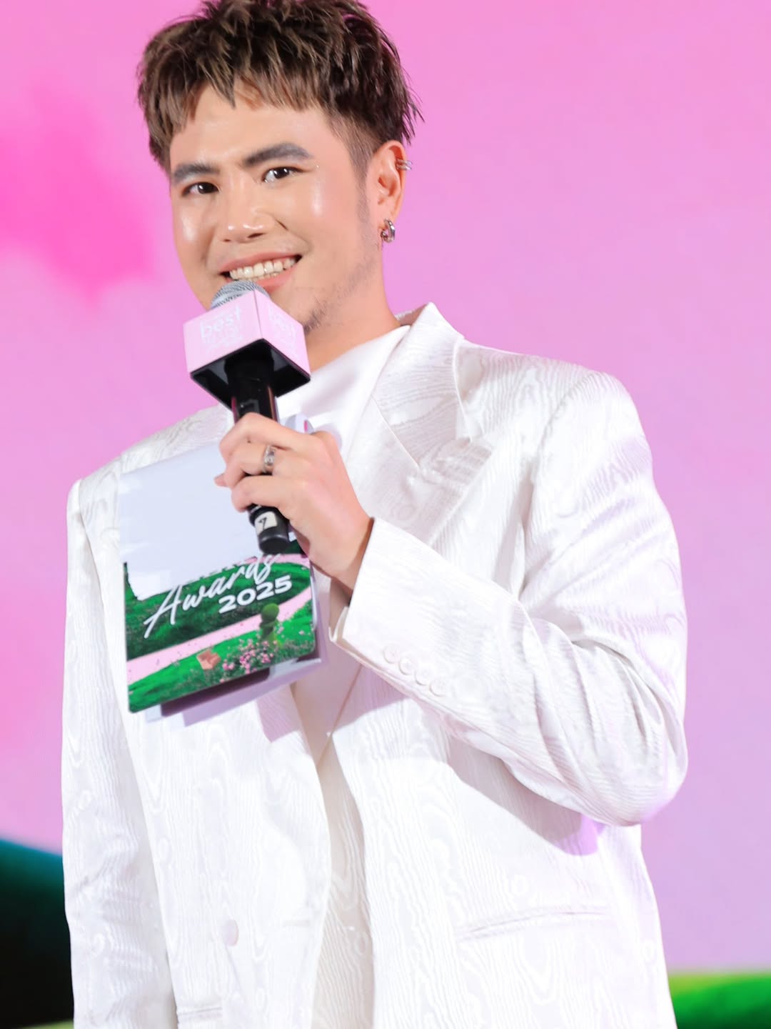 อ๋อง - เขมรัชต์ สุนทรนนท์