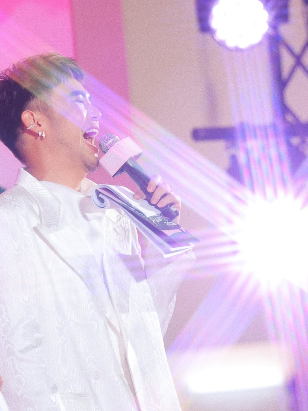 อ๋อง - เขมรัชต์ สุนทรนนท์
