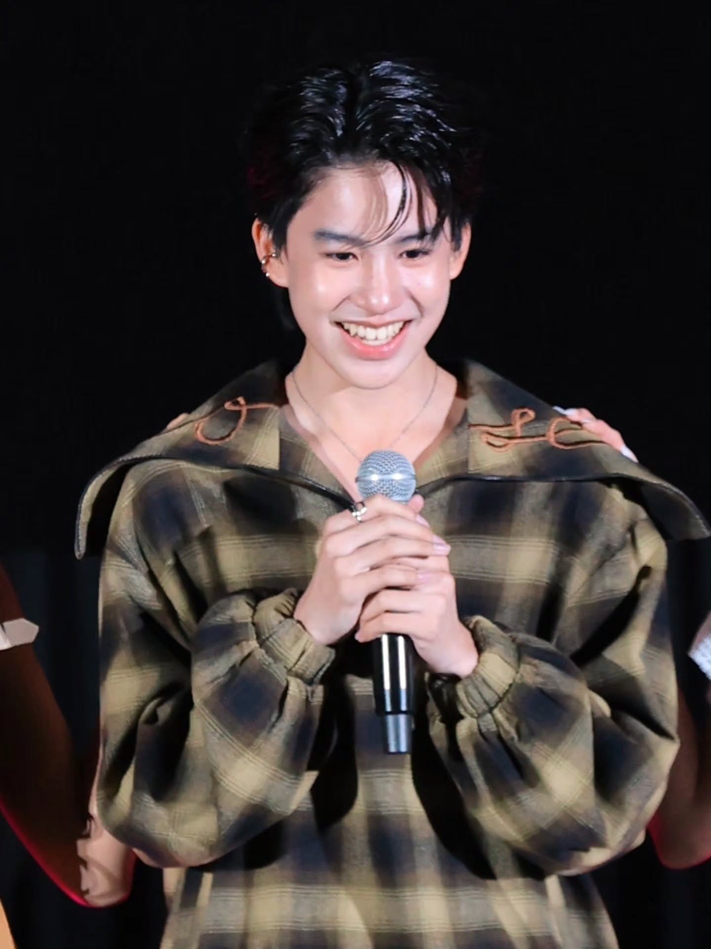 อ๋อง - เขมรัชต์ สุนทรนนท์