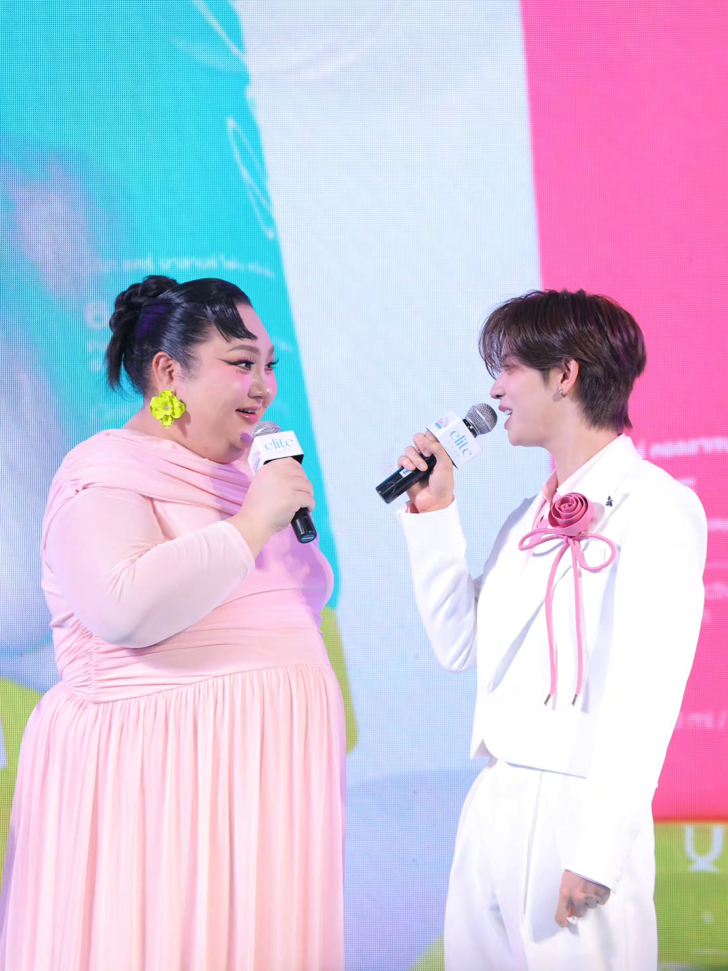 อ๋อง - เขมรัชต์ สุนทรนนท์