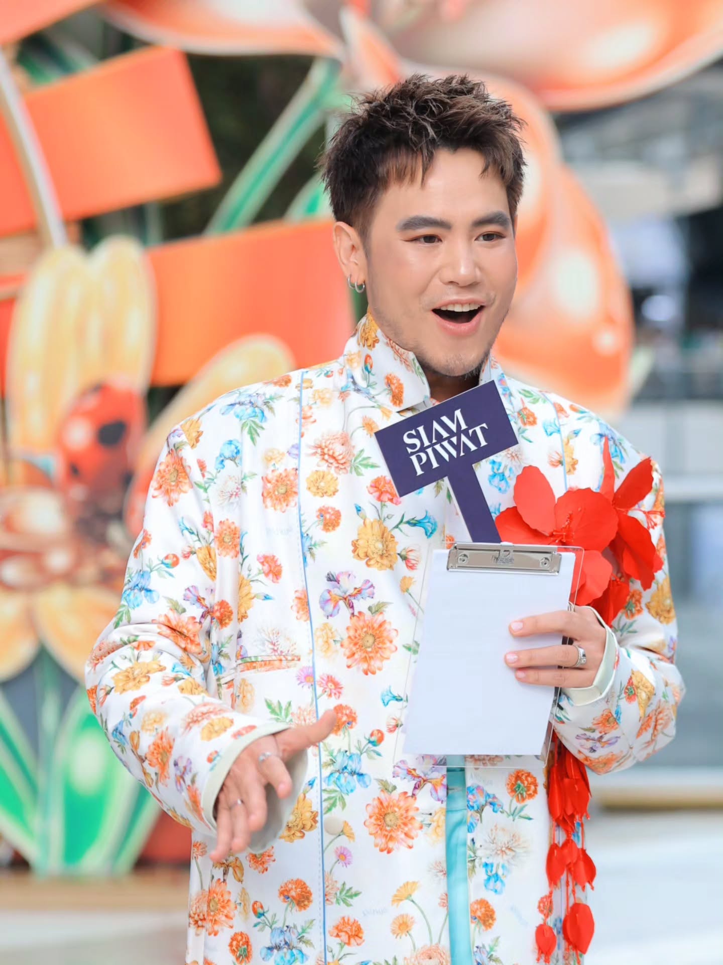 อ๋อง - เขมรัชต์ สุนทรนนท์
