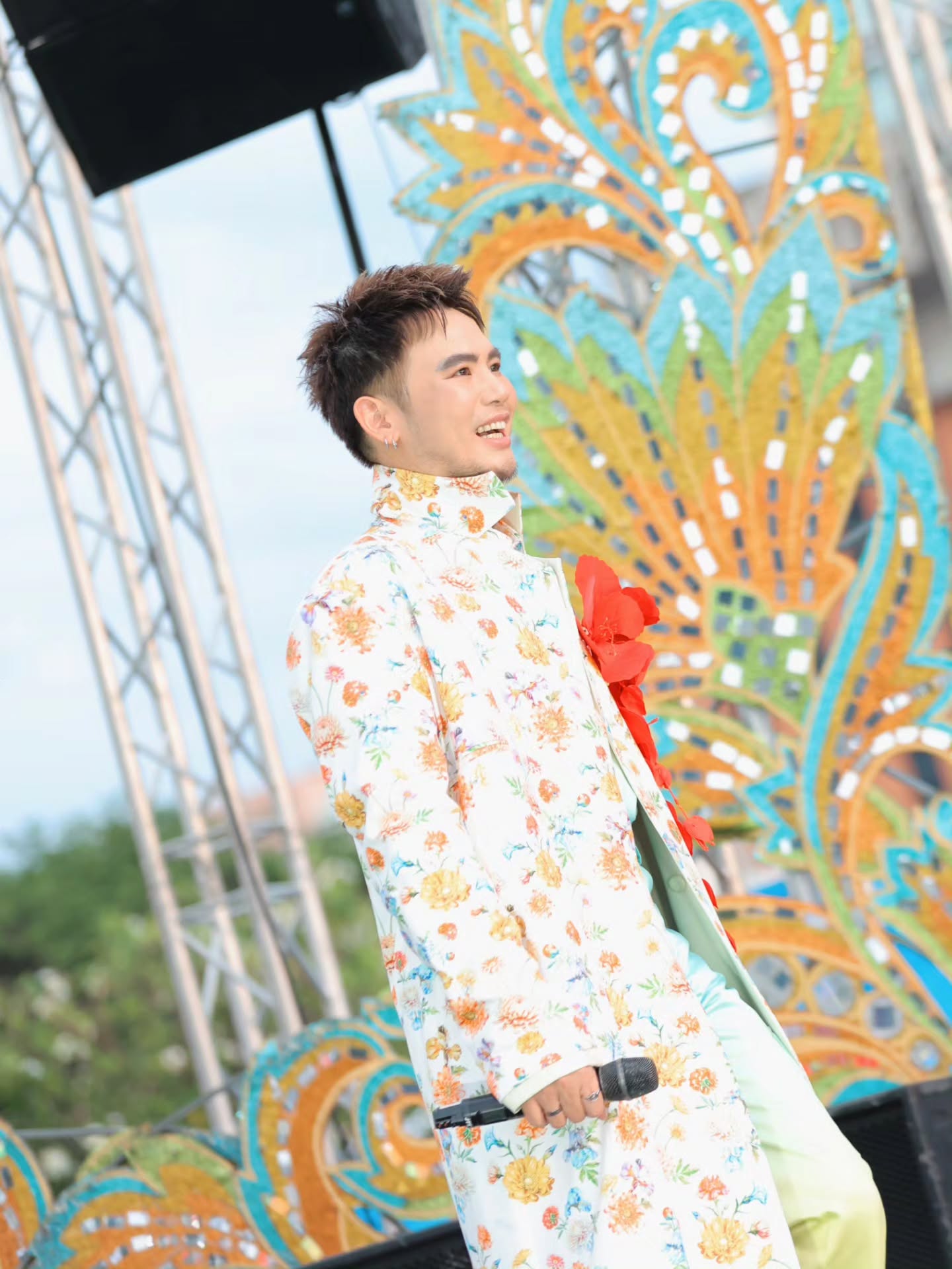 อ๋อง - เขมรัชต์ สุนทรนนท์