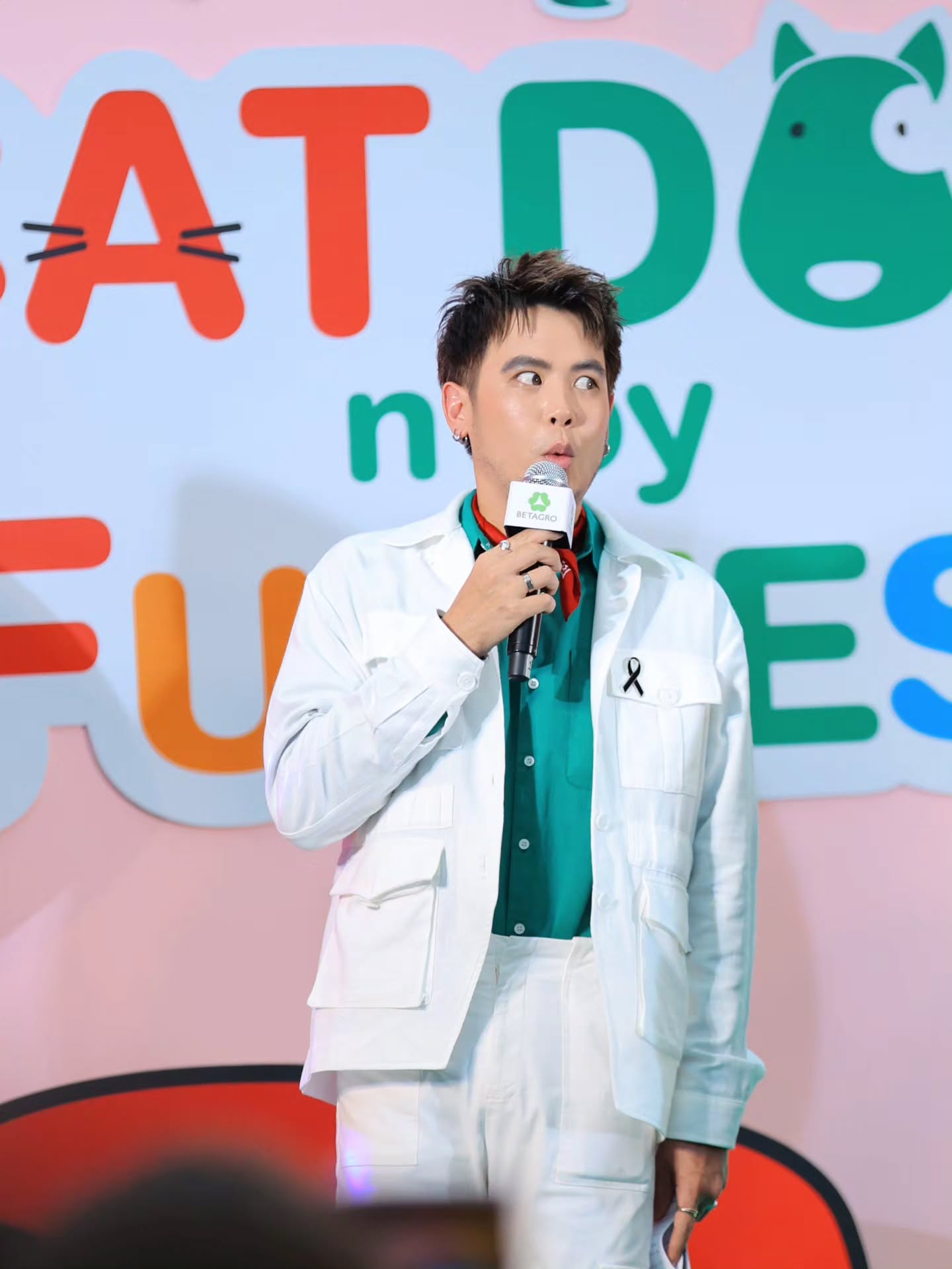 อ๋อง - เขมรัชต์ สุนทรนนท์