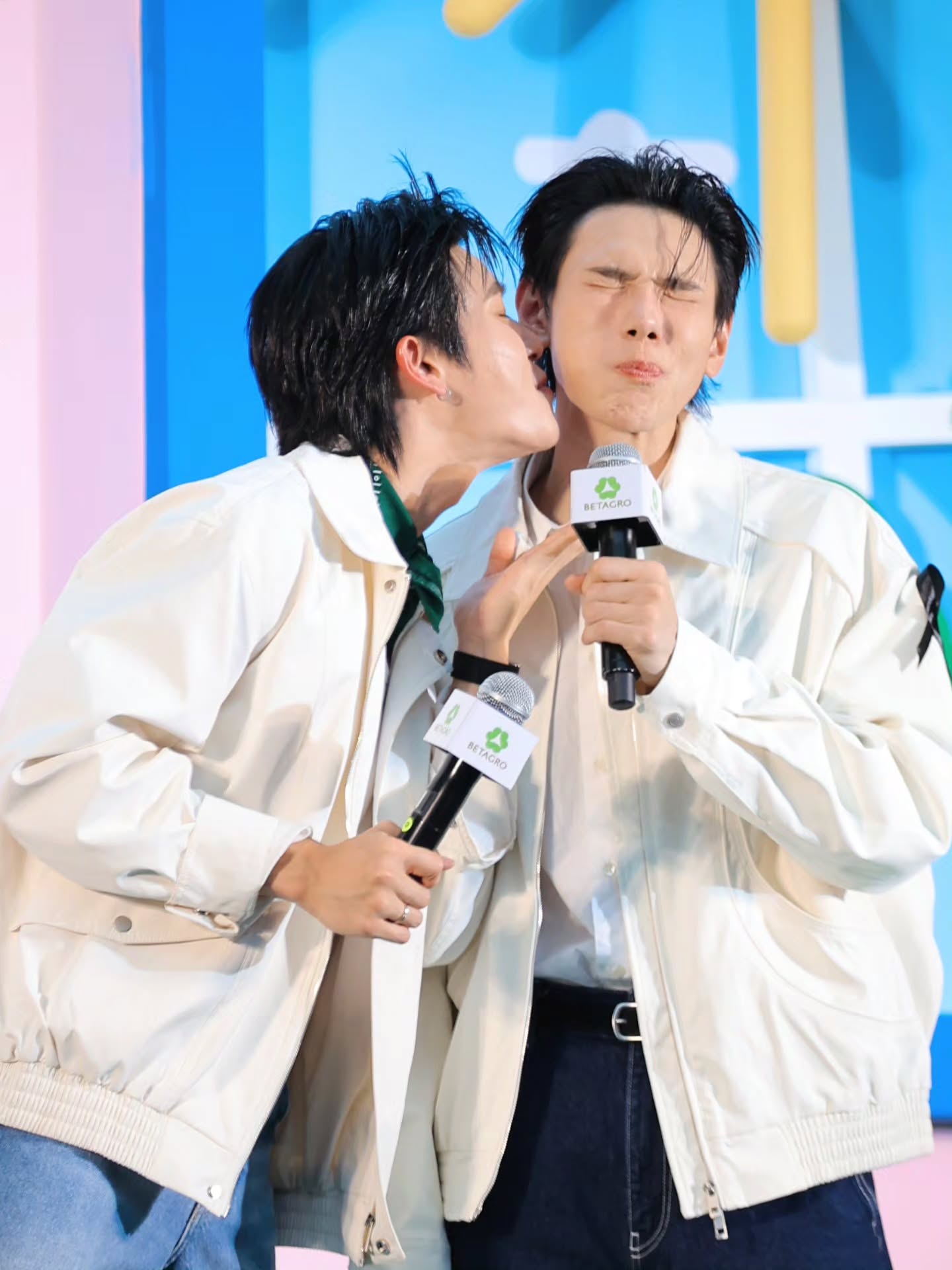 อ๋อง - เขมรัชต์ สุนทรนนท์
