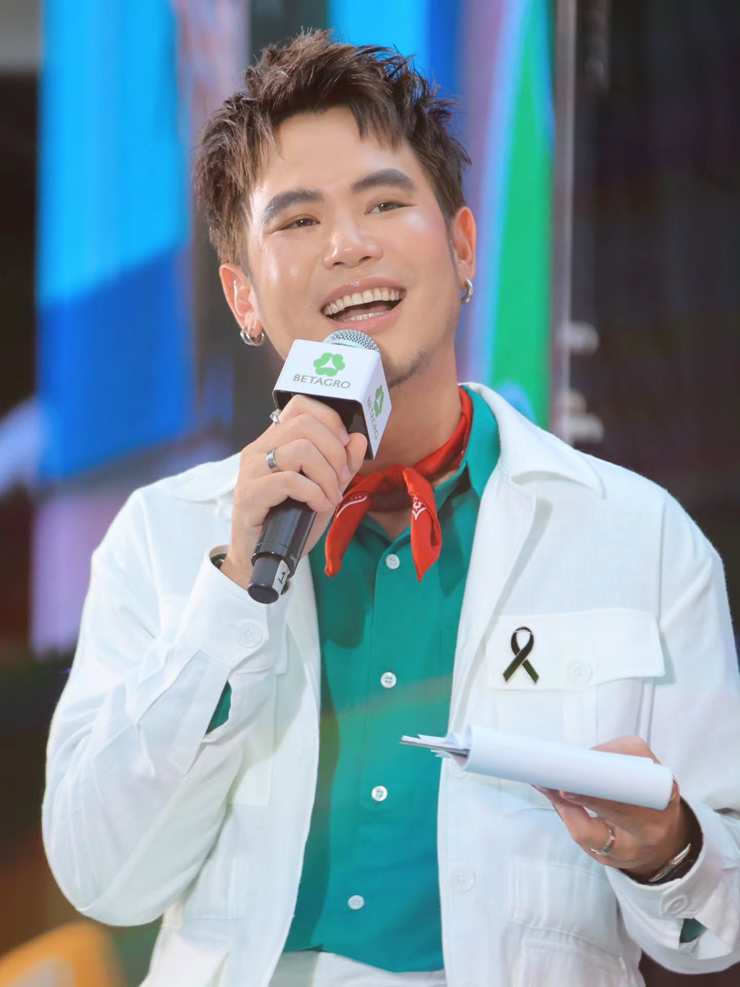 อ๋อง - เขมรัชต์ สุนทรนนท์
