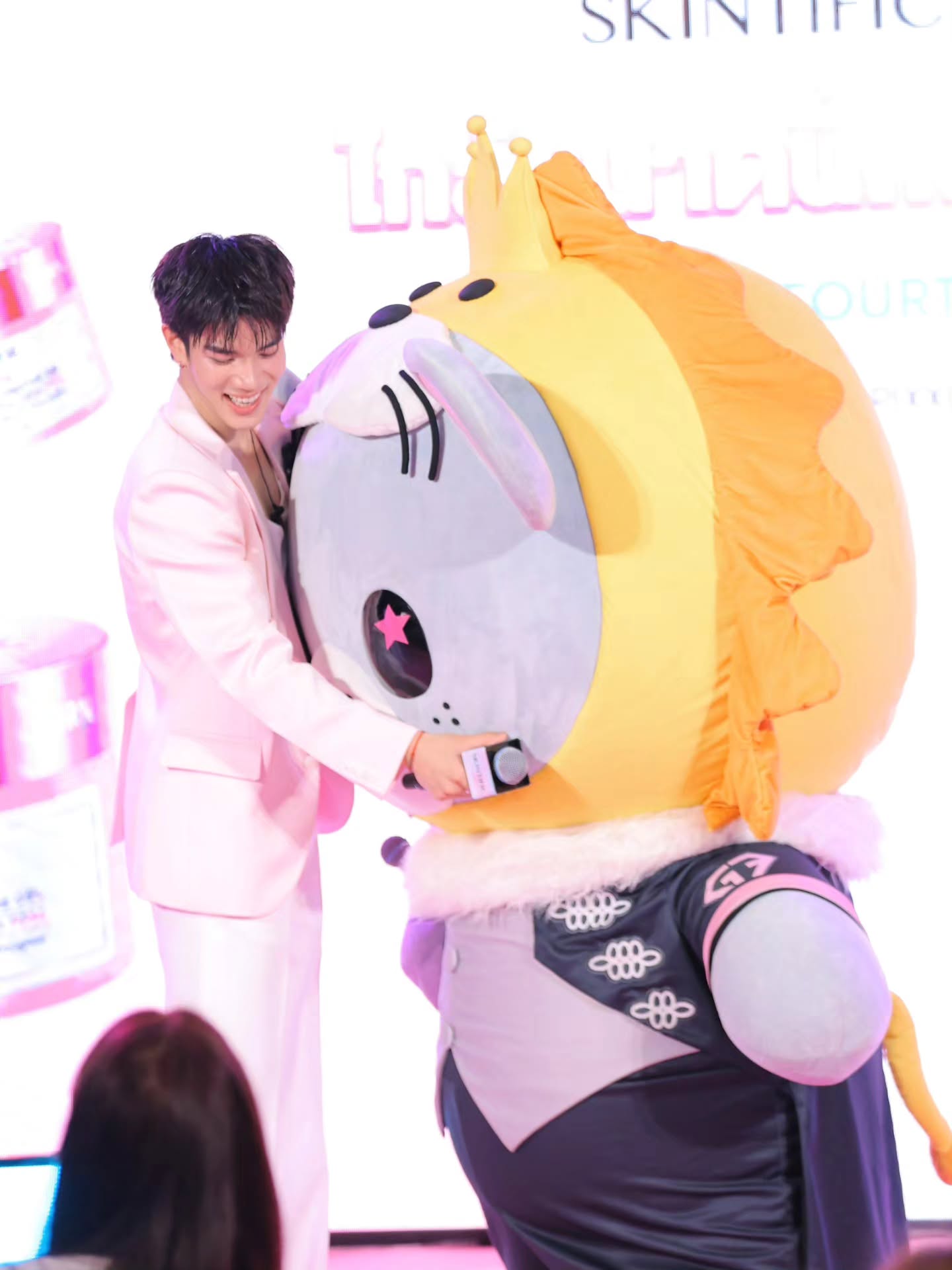 อ๋อง - เขมรัชต์ สุนทรนนท์