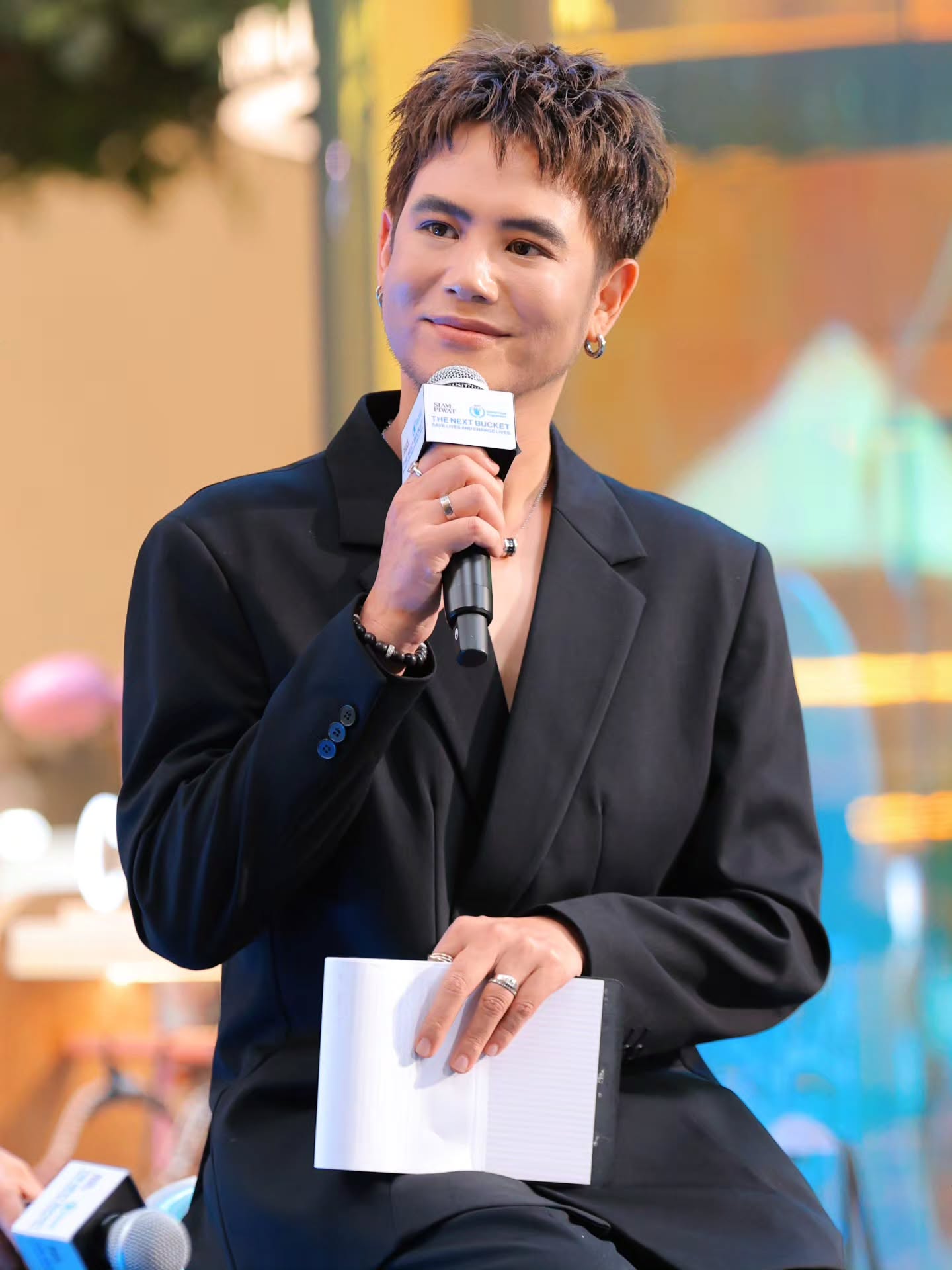 อ๋อง - เขมรัชต์ สุนทรนนท์