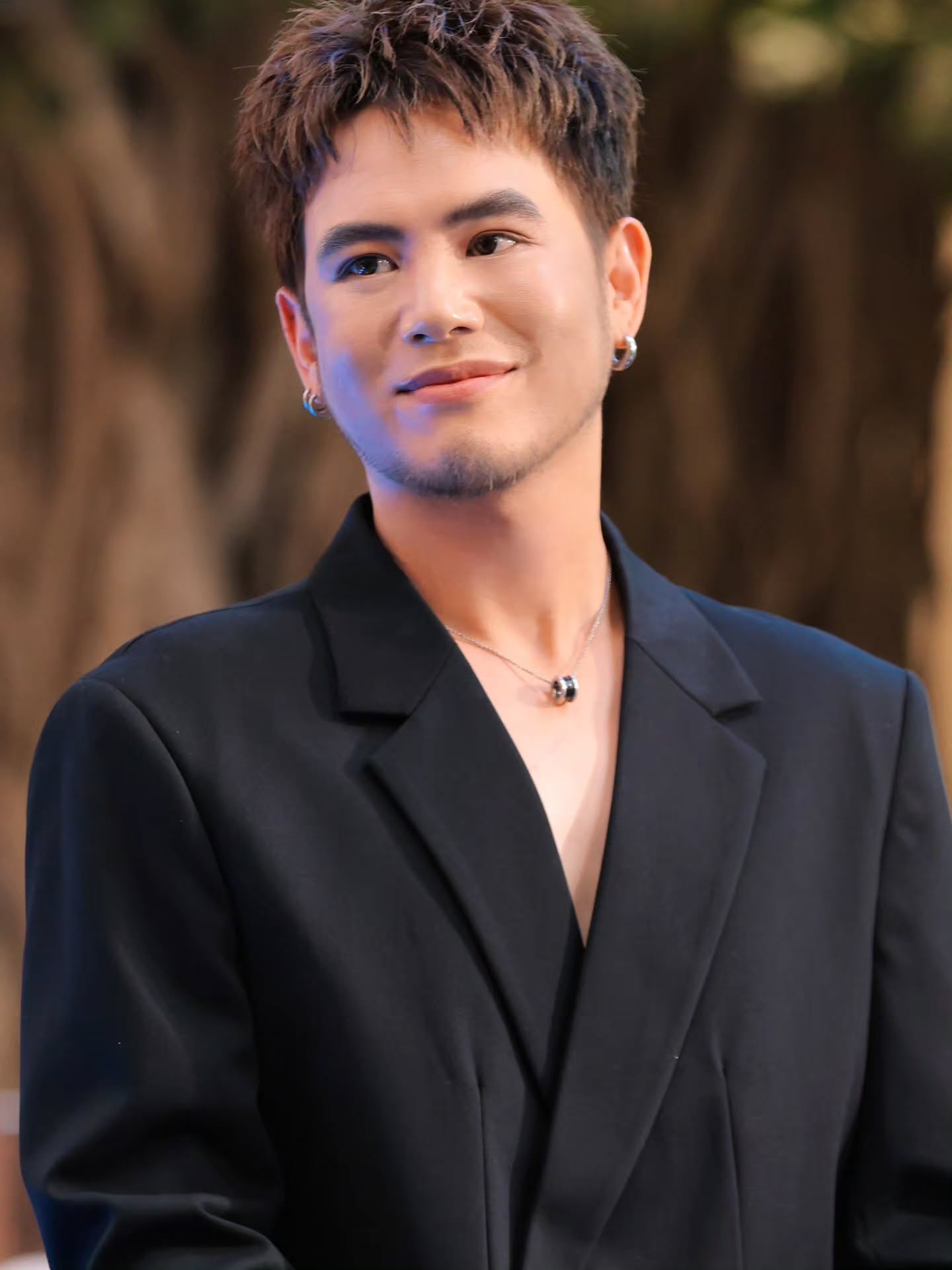 อ๋อง - เขมรัชต์ สุนทรนนท์