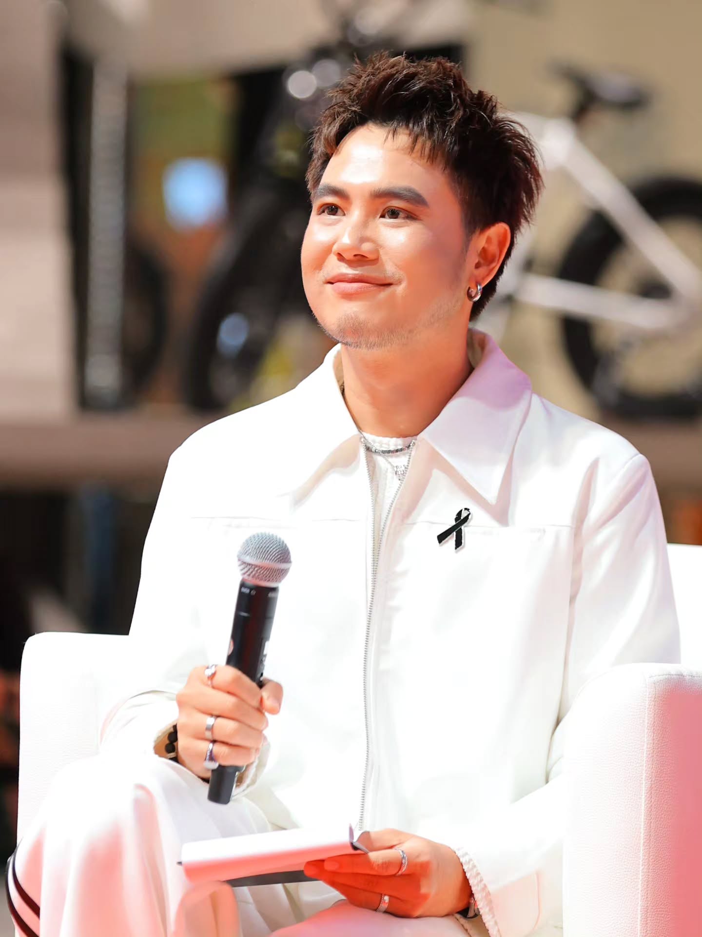 อ๋อง - เขมรัชต์ สุนทรนนท์