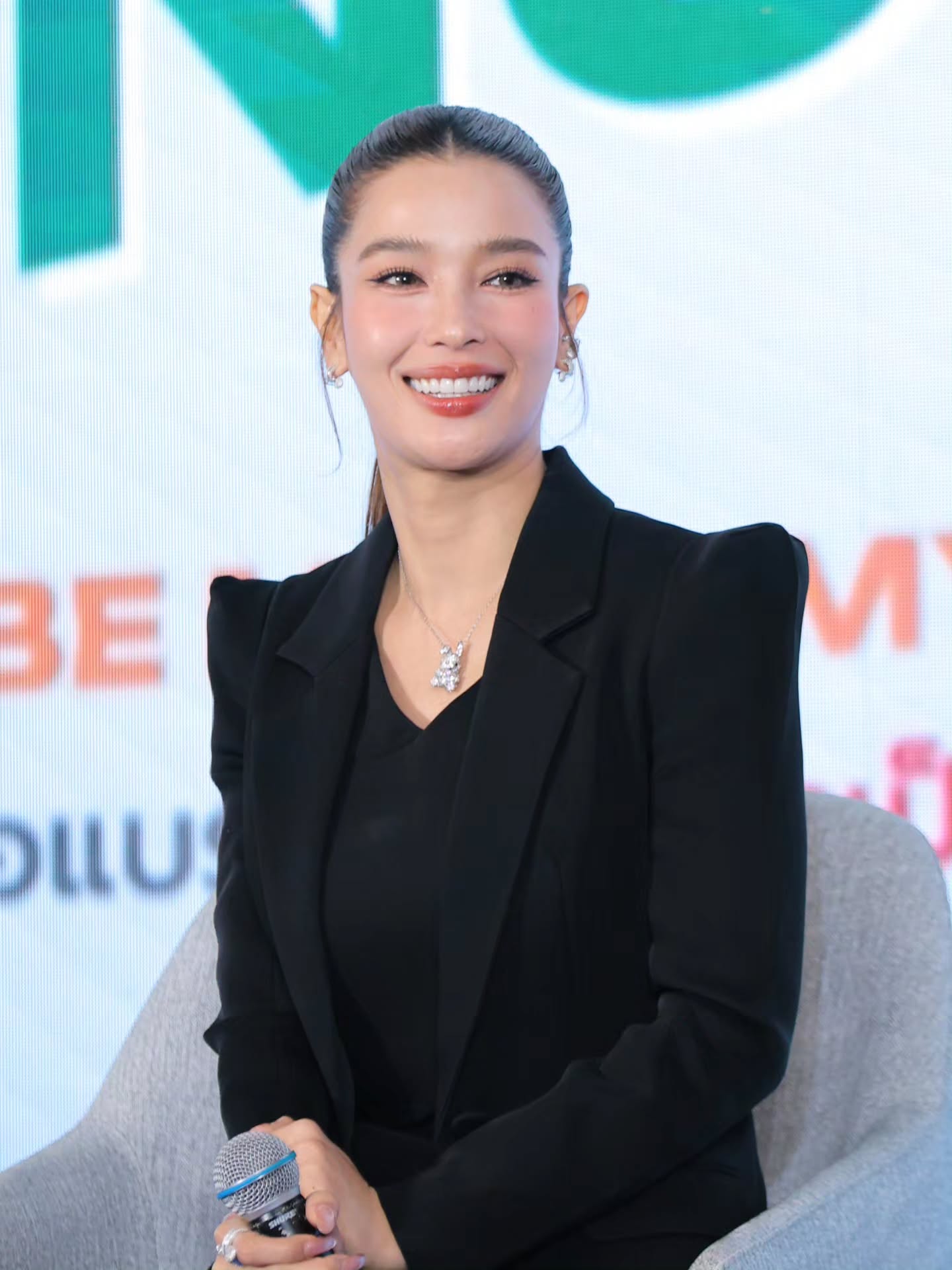 อ๋อง - เขมรัชต์ สุนทรนนท์