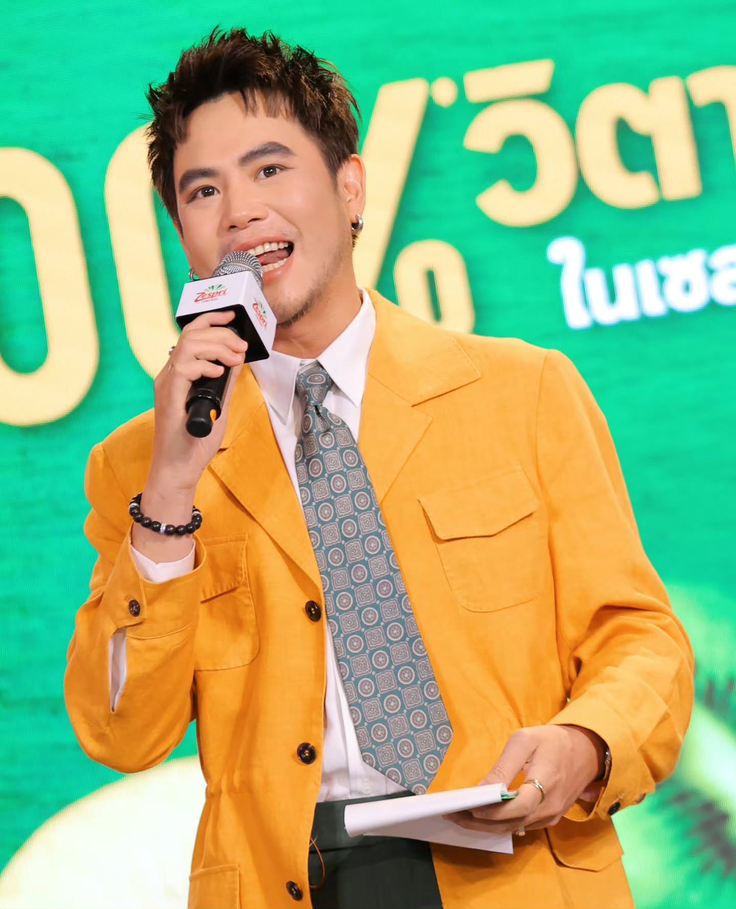 อ๋อง - เขมรัชต์ สุนทรนนท์