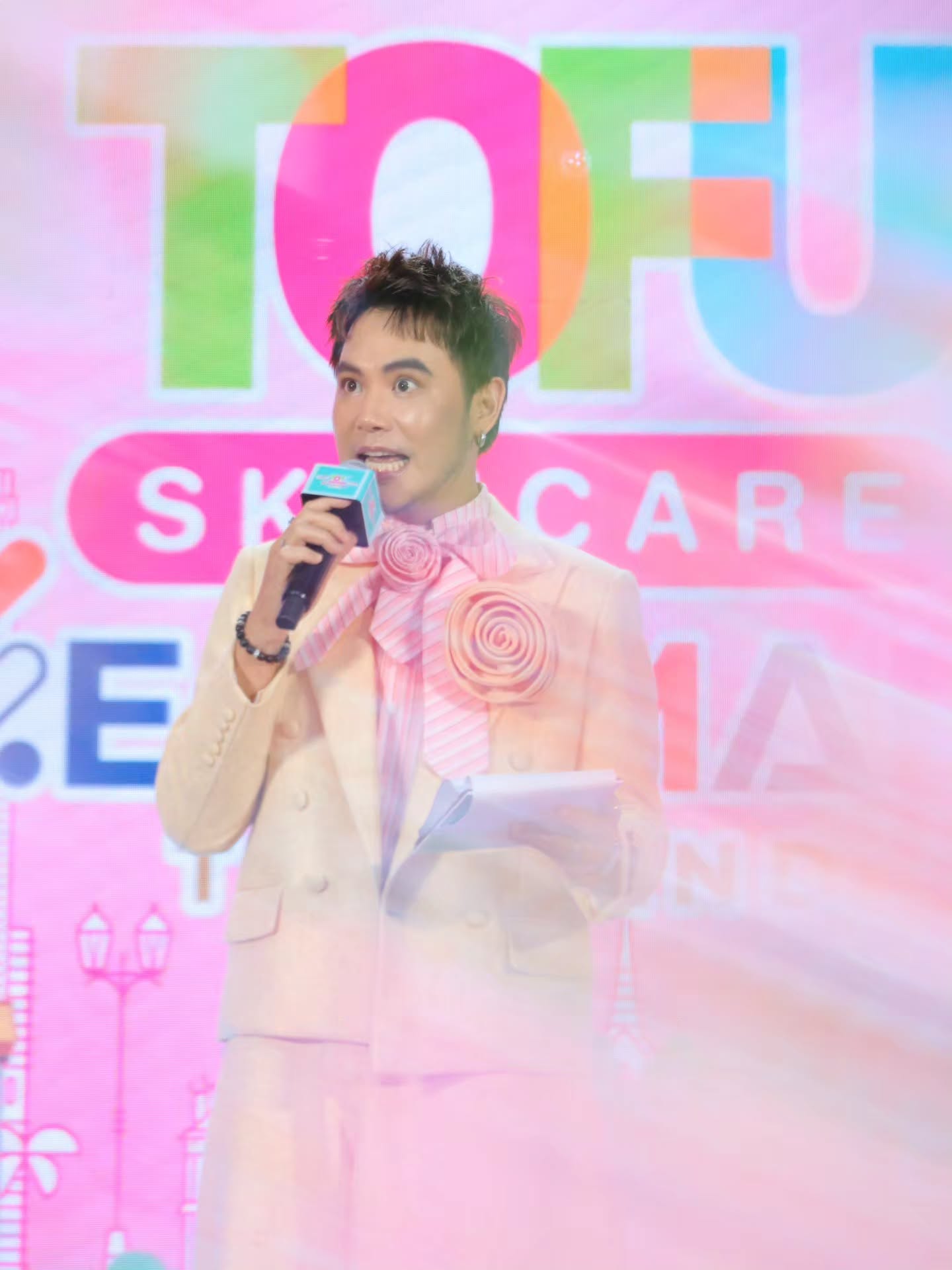 อ๋อง - เขมรัชต์ สุนทรนนท์