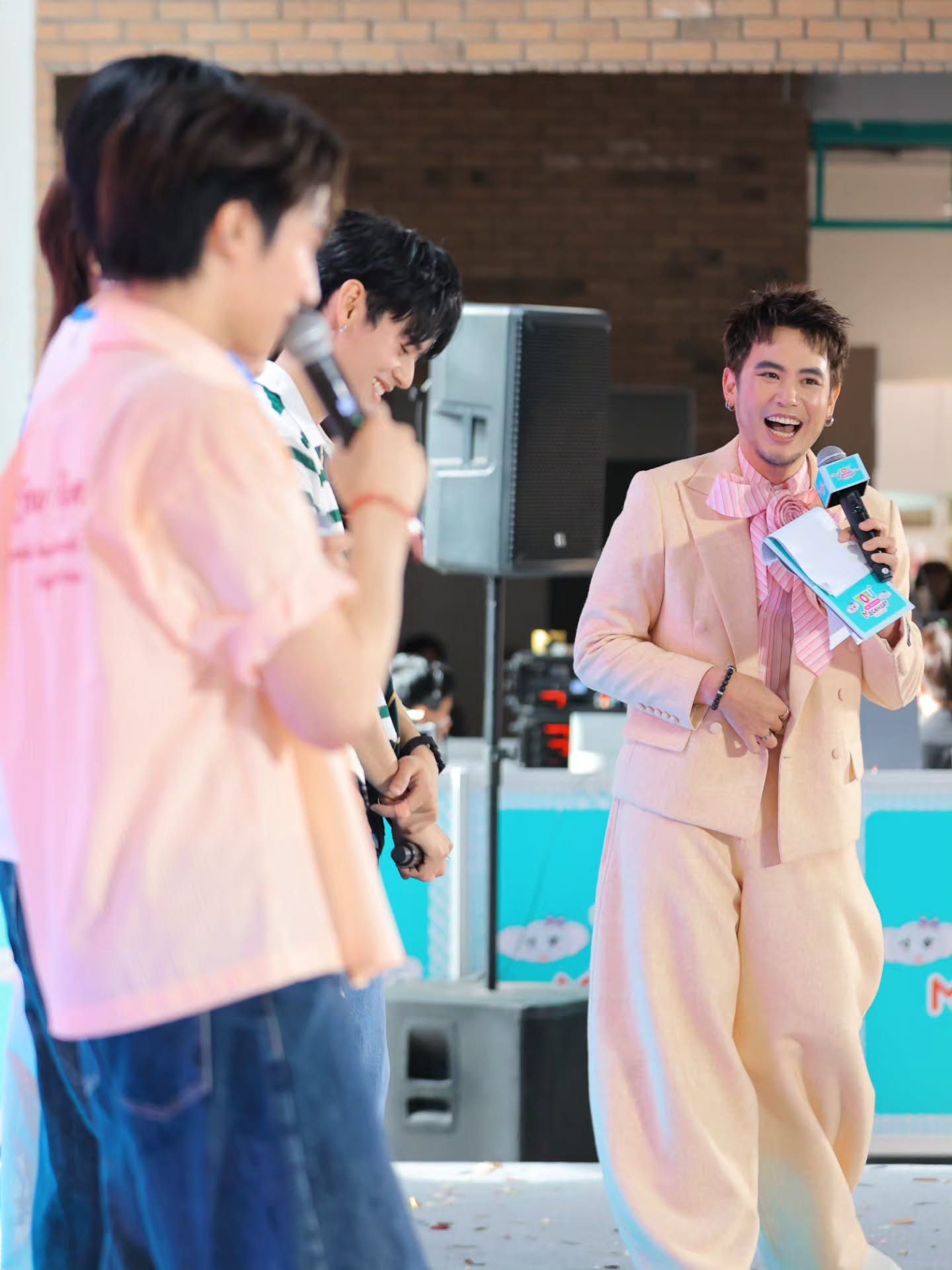 อ๋อง - เขมรัชต์ สุนทรนนท์