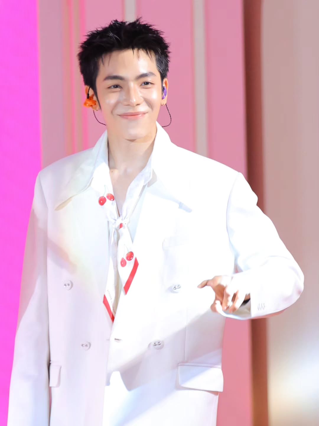 อ๋อง - เขมรัชต์ สุนทรนนท์
