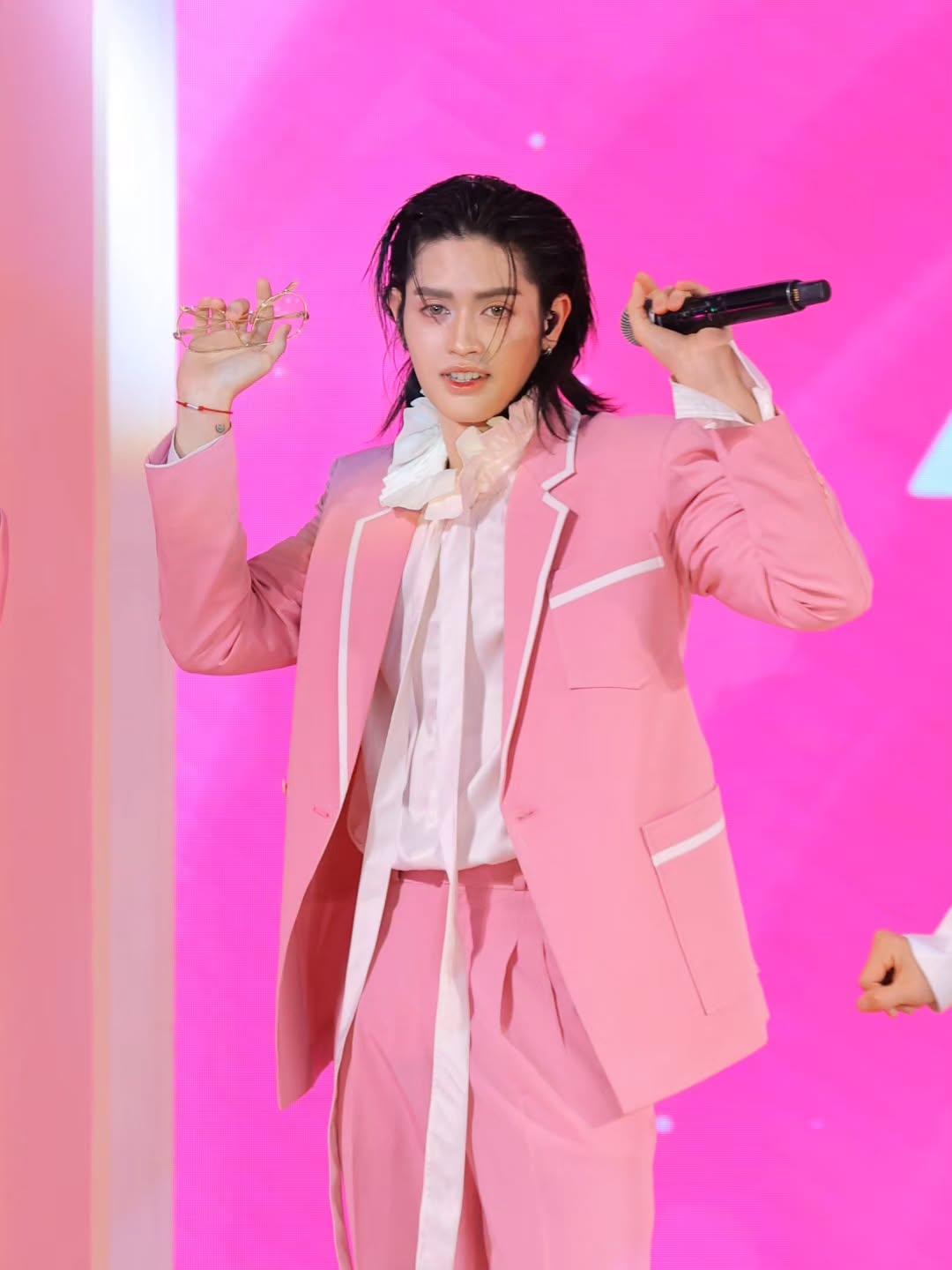 อ๋อง - เขมรัชต์ สุนทรนนท์