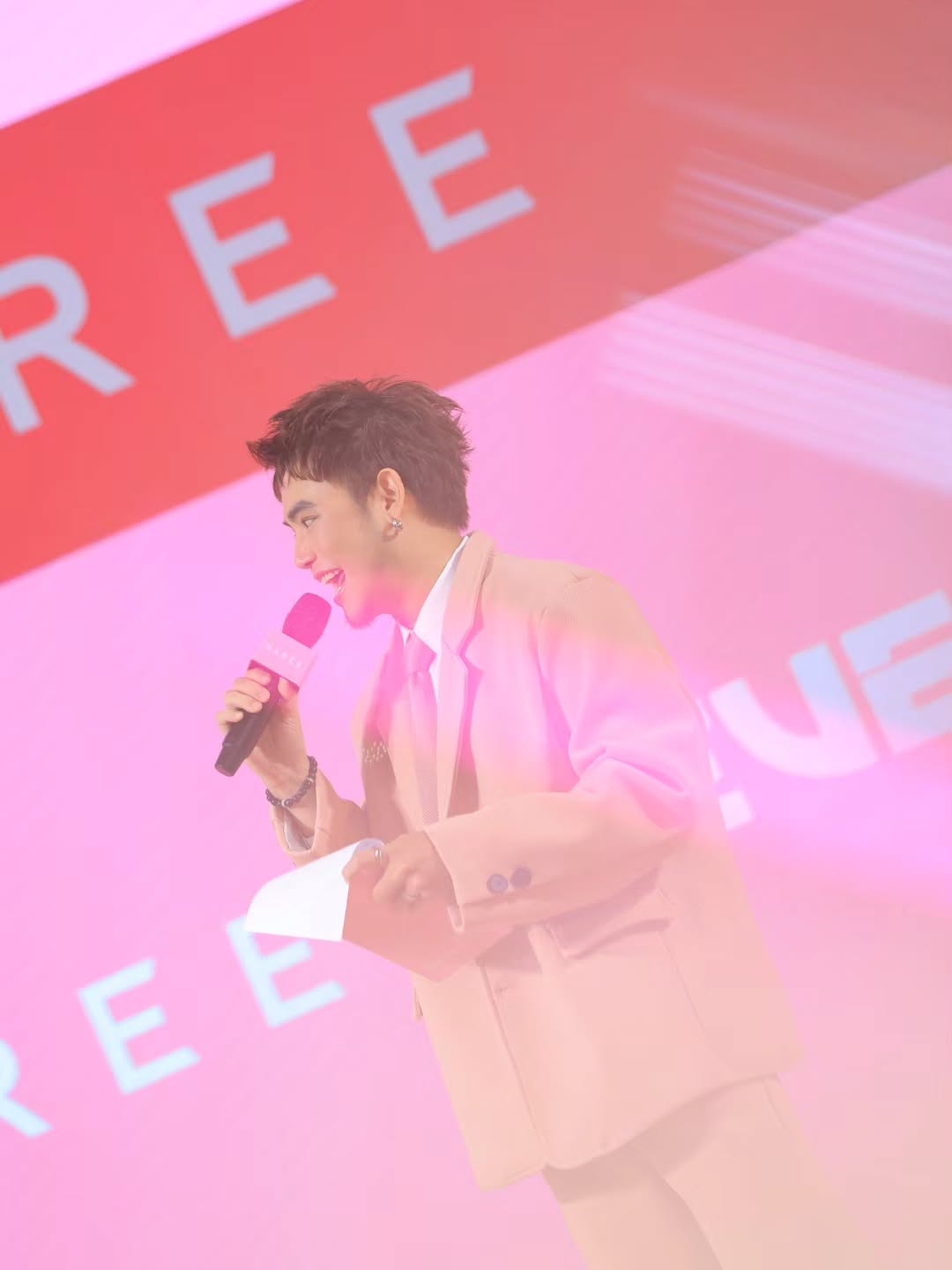 อ๋อง - เขมรัชต์ สุนทรนนท์