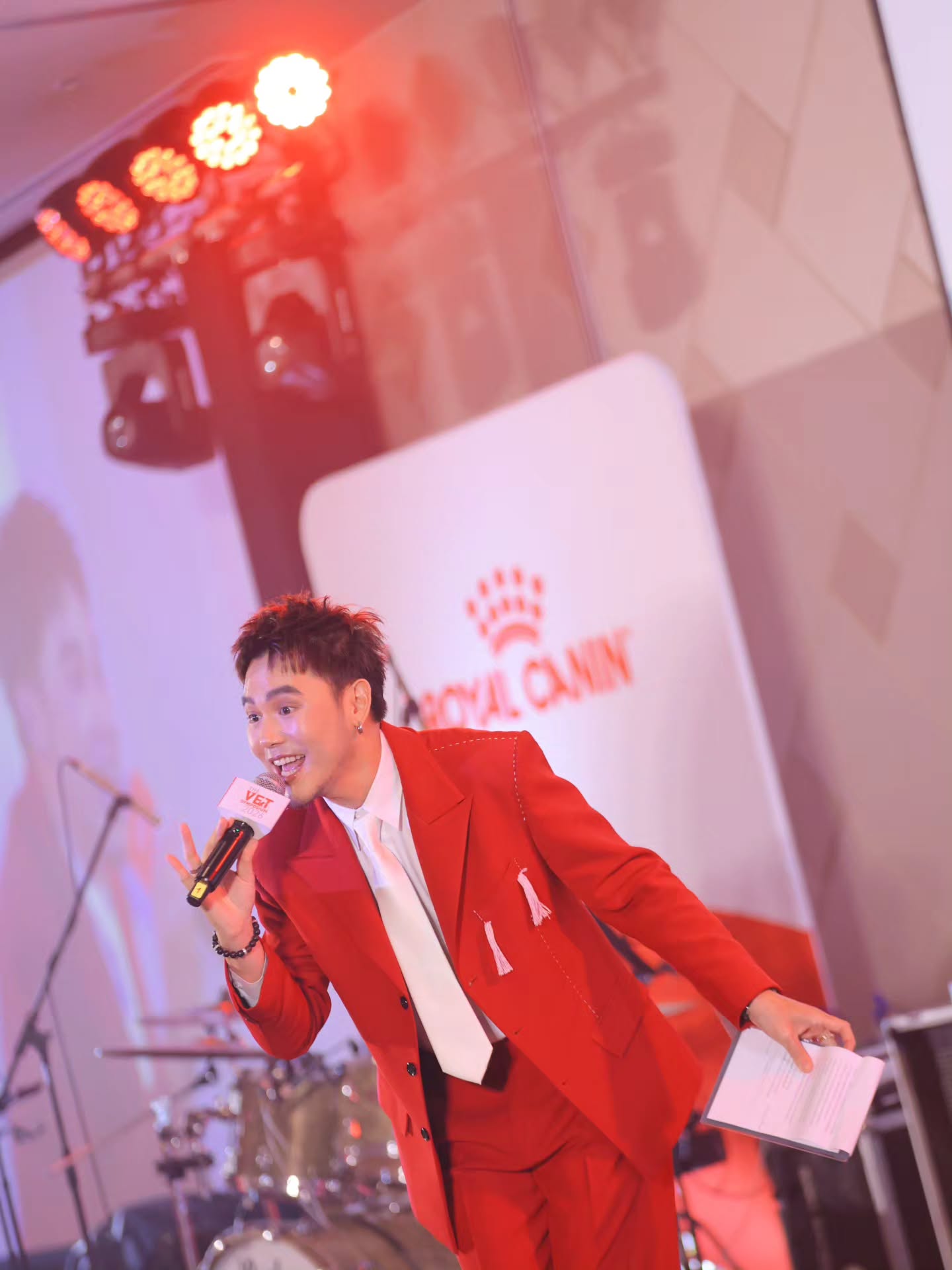 อ๋อง - เขมรัชต์ สุนทรนนท์