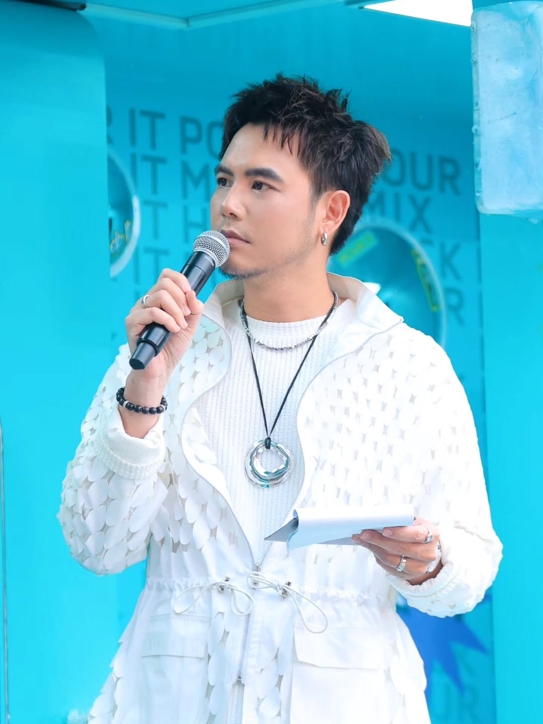 อ๋อง - เขมรัชต์ สุนทรนนท์