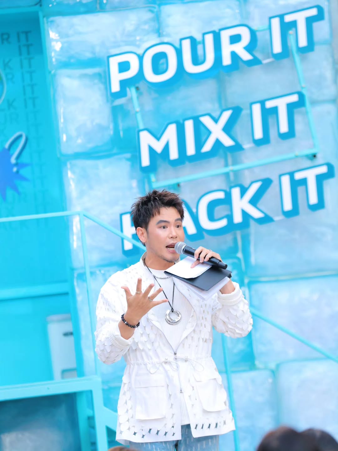 อ๋อง - เขมรัชต์ สุนทรนนท์