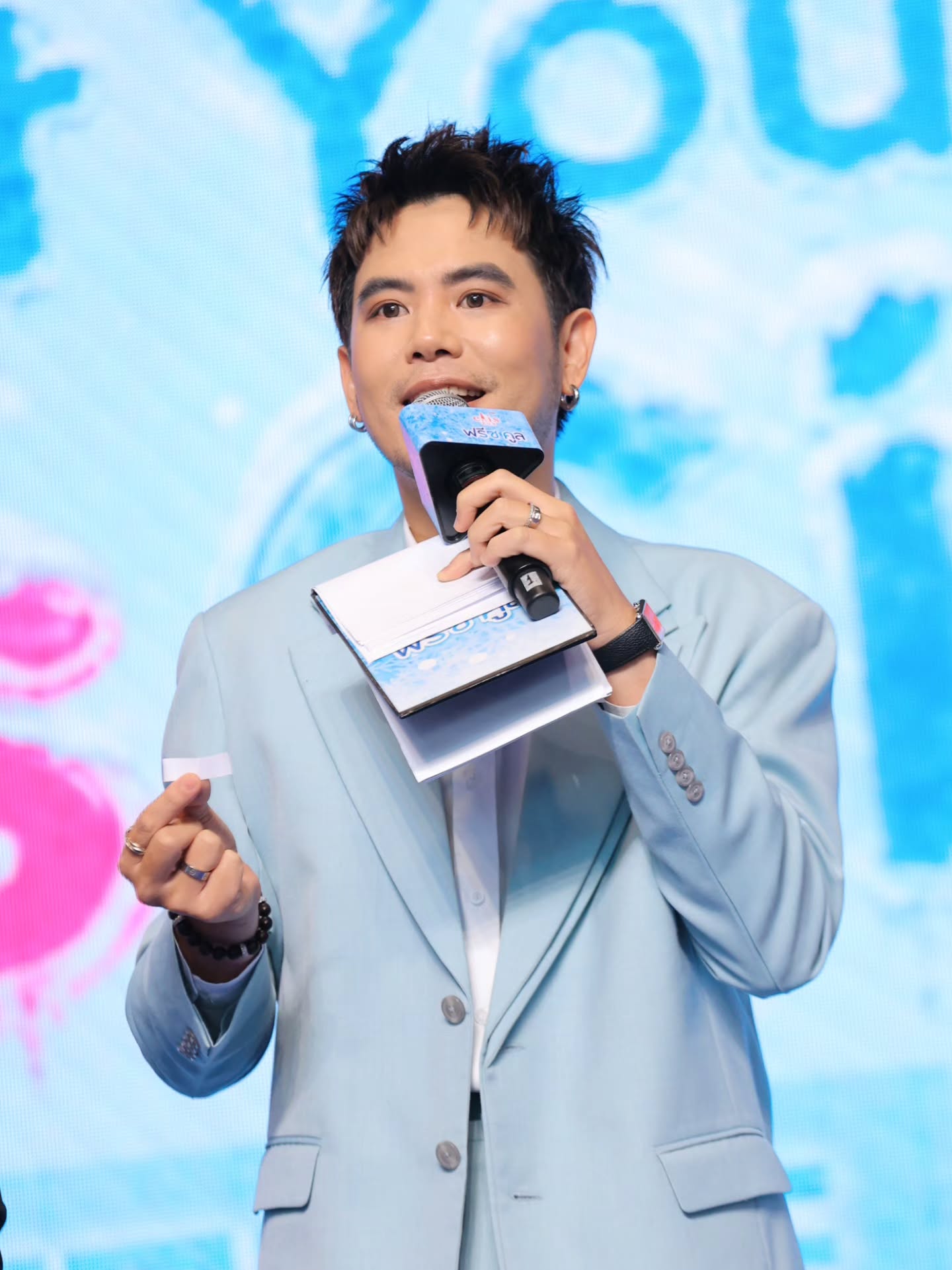 อ๋อง - เขมรัชต์ สุนทรนนท์