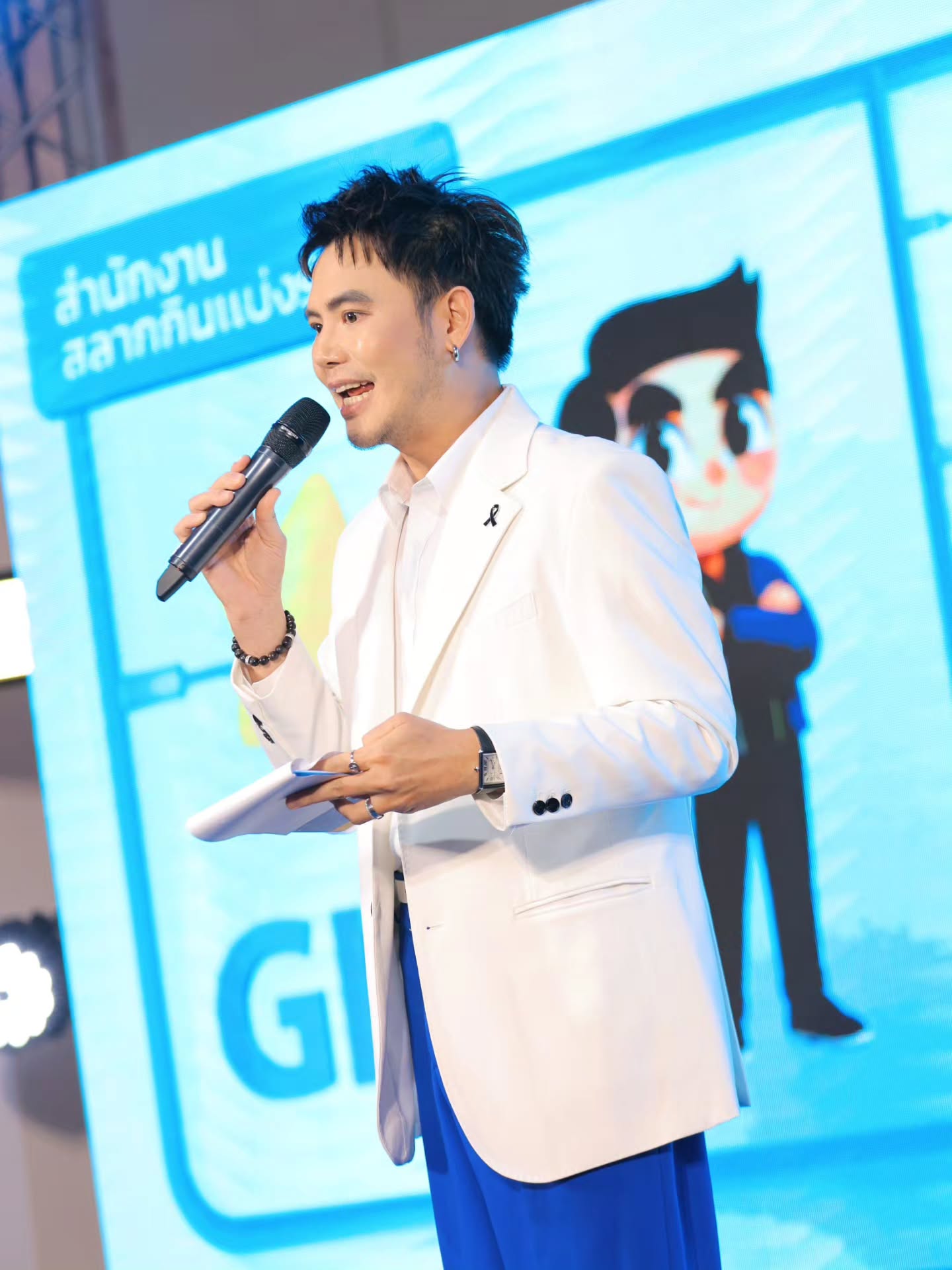 อ๋อง - เขมรัชต์ สุนทรนนท์