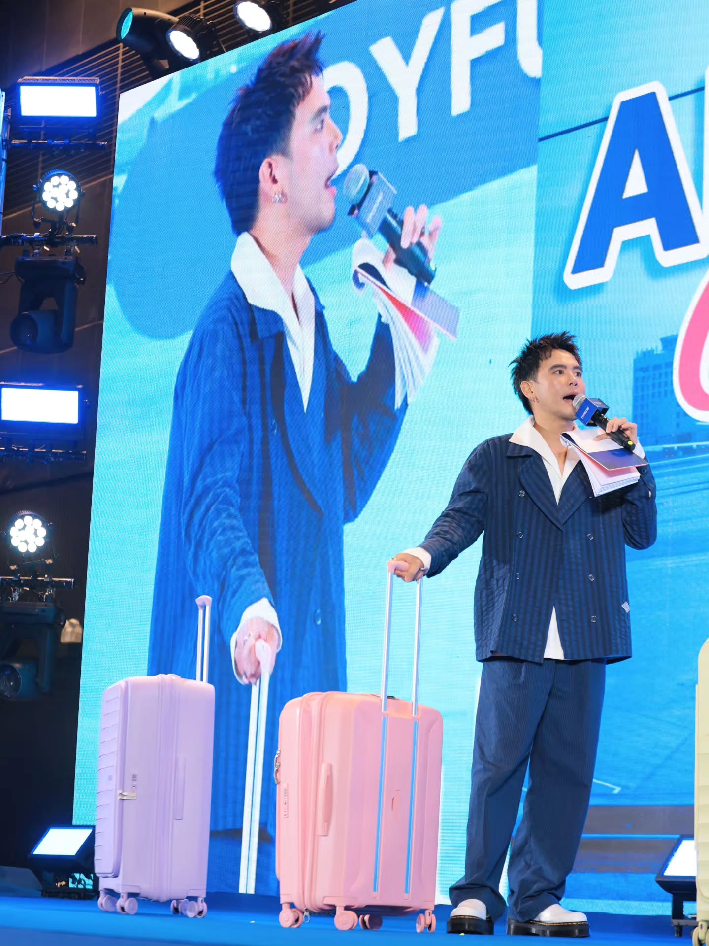 อ๋อง - เขมรัชต์ สุนทรนนท์