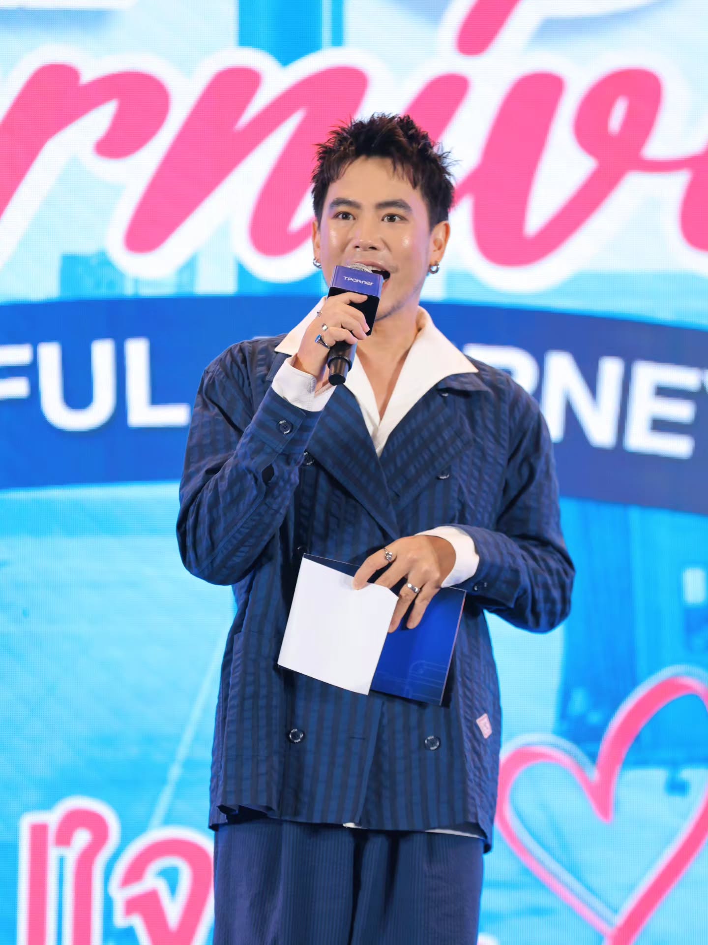 อ๋อง - เขมรัชต์ สุนทรนนท์