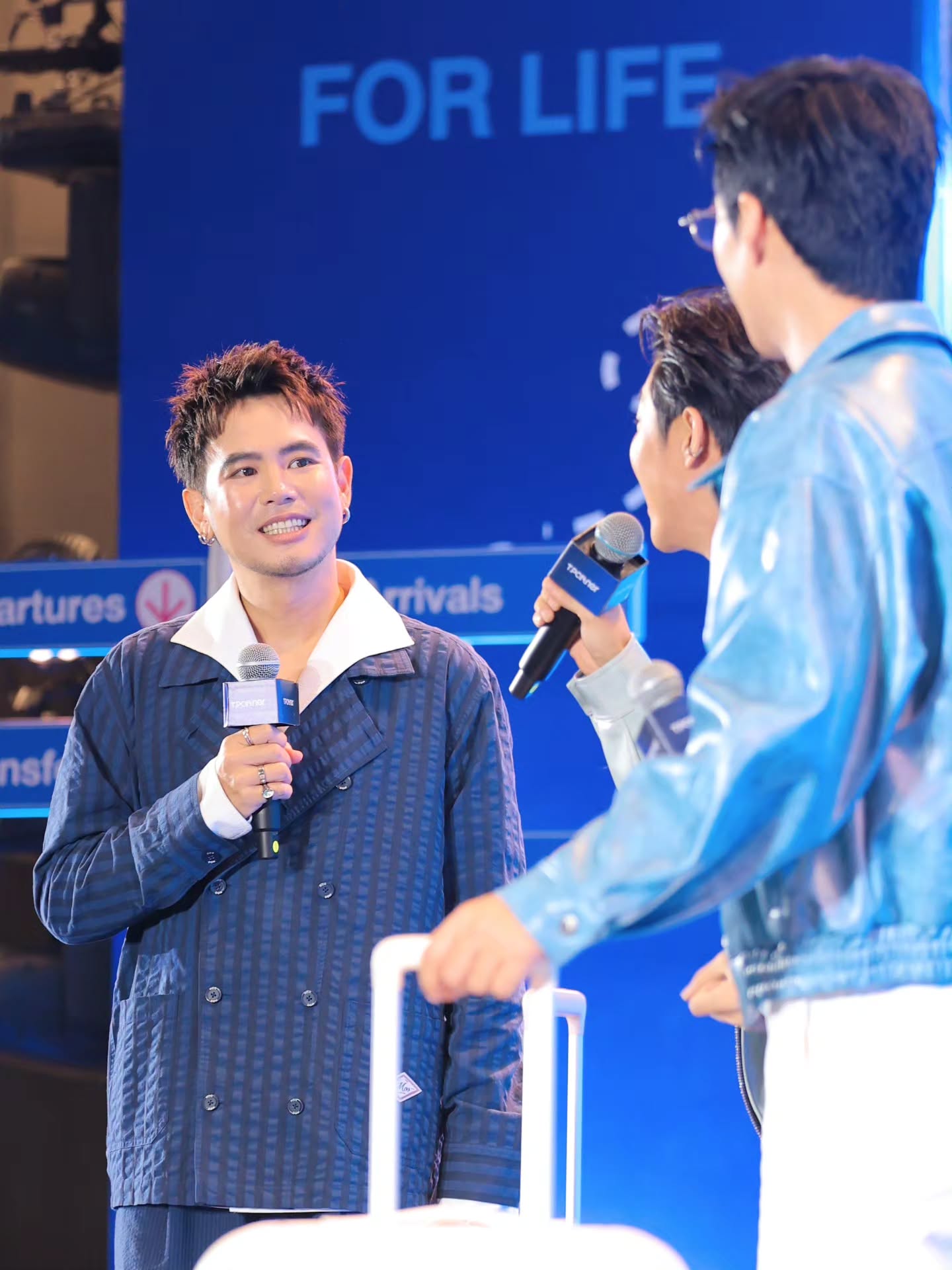 อ๋อง - เขมรัชต์ สุนทรนนท์