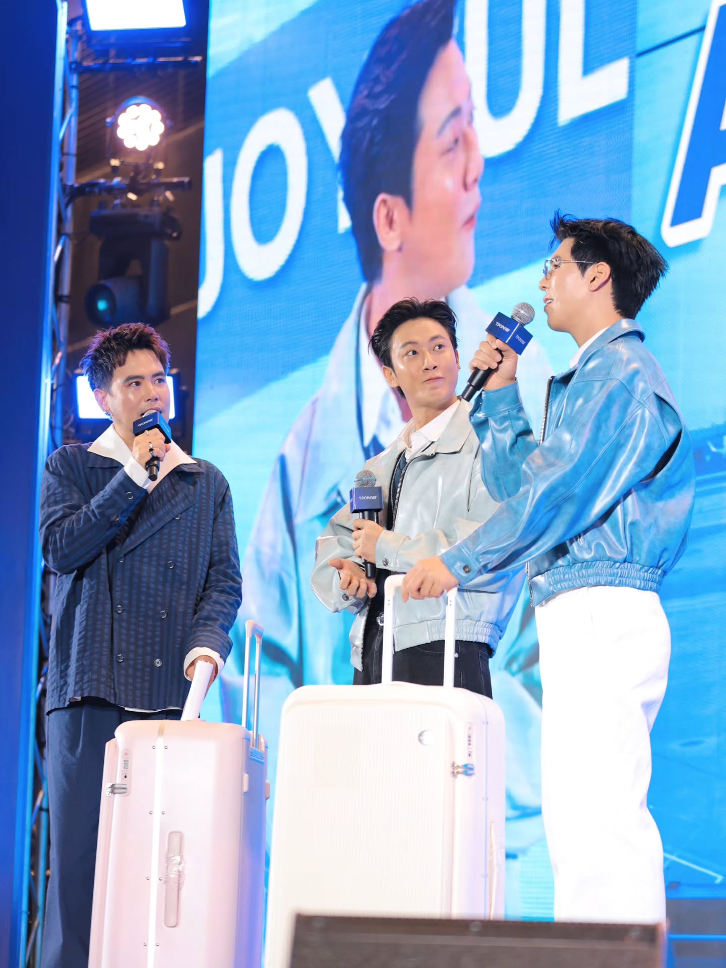 อ๋อง - เขมรัชต์ สุนทรนนท์