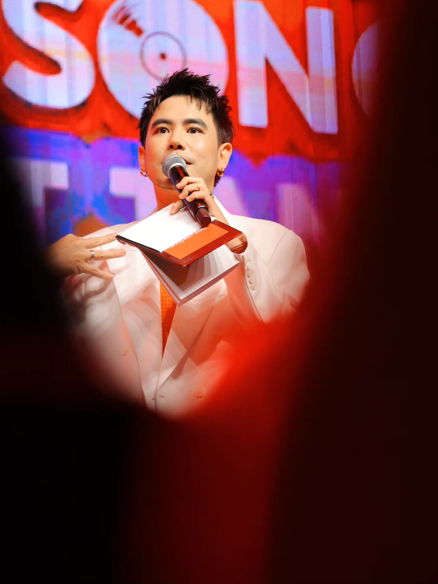 อ๋อง - เขมรัชต์ สุนทรนนท์