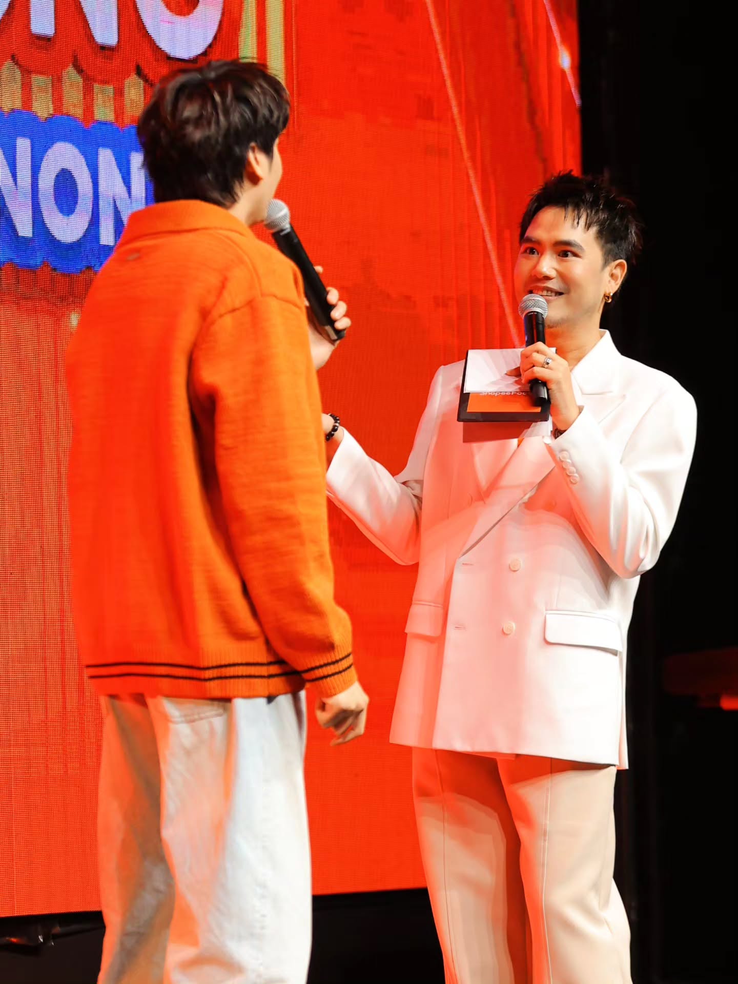 อ๋อง - เขมรัชต์ สุนทรนนท์