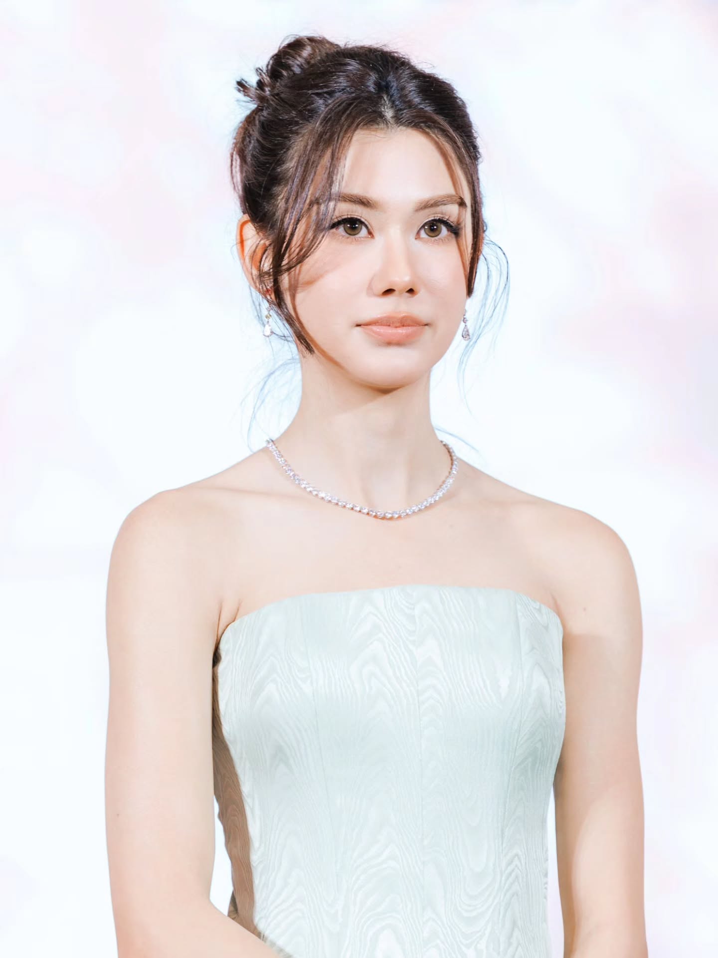 อ๋อง - เขมรัชต์ สุนทรนนท์