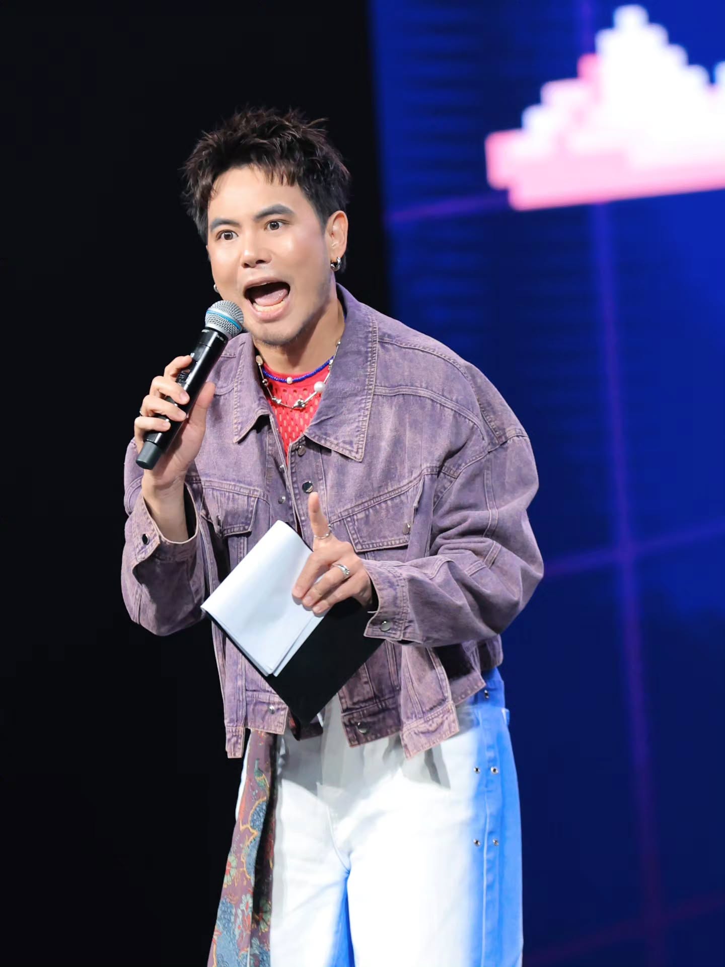 อ๋อง - เขมรัชต์ สุนทรนนท์