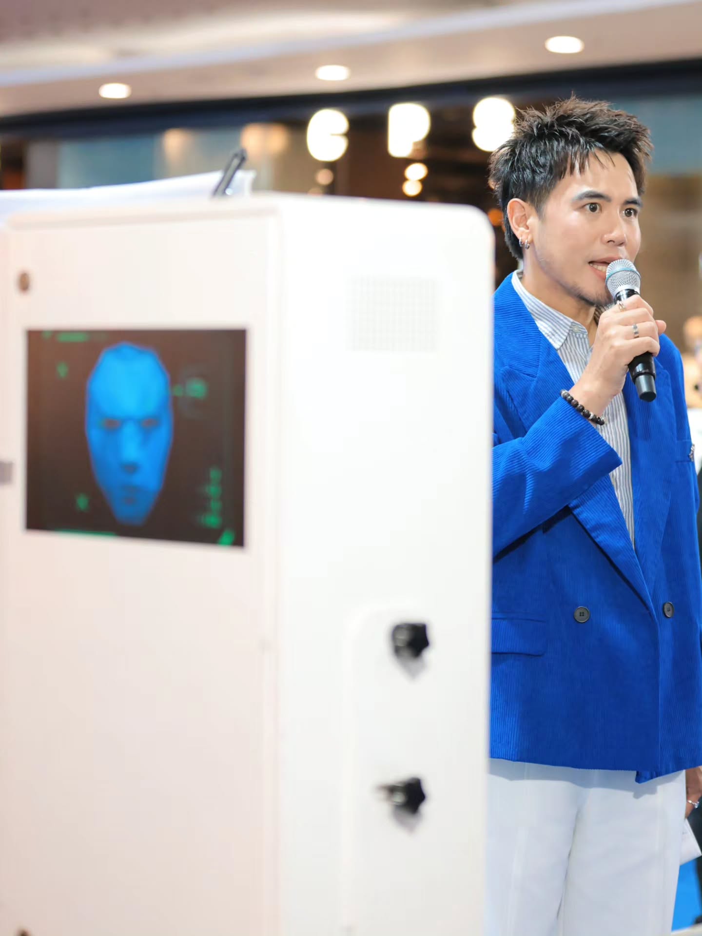 อ๋อง - เขมรัชต์ สุนทรนนท์