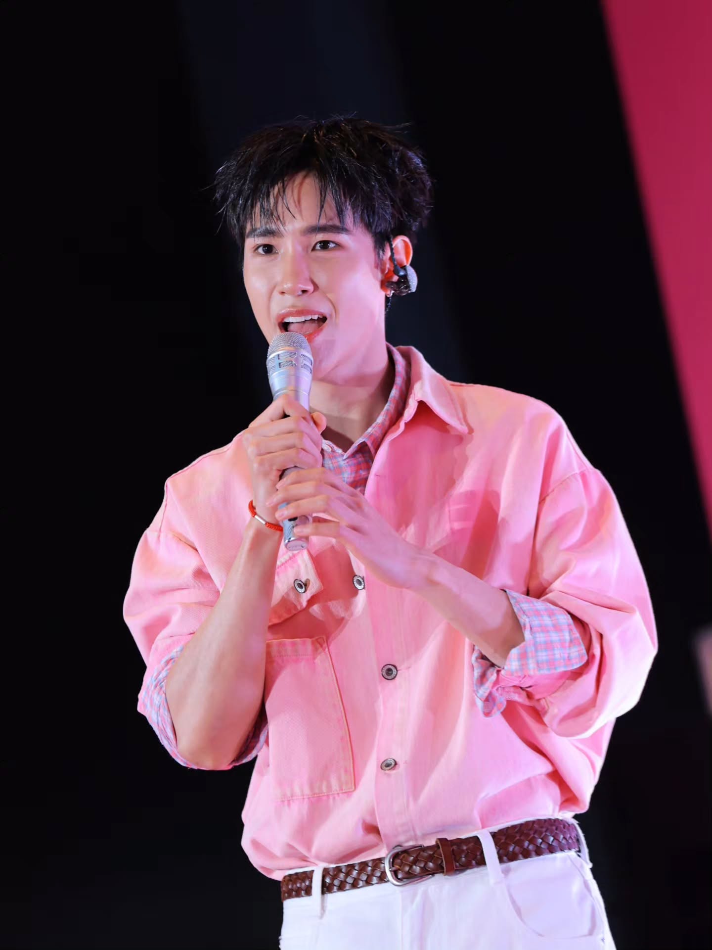 อ๋อง - เขมรัชต์ สุนทรนนท์