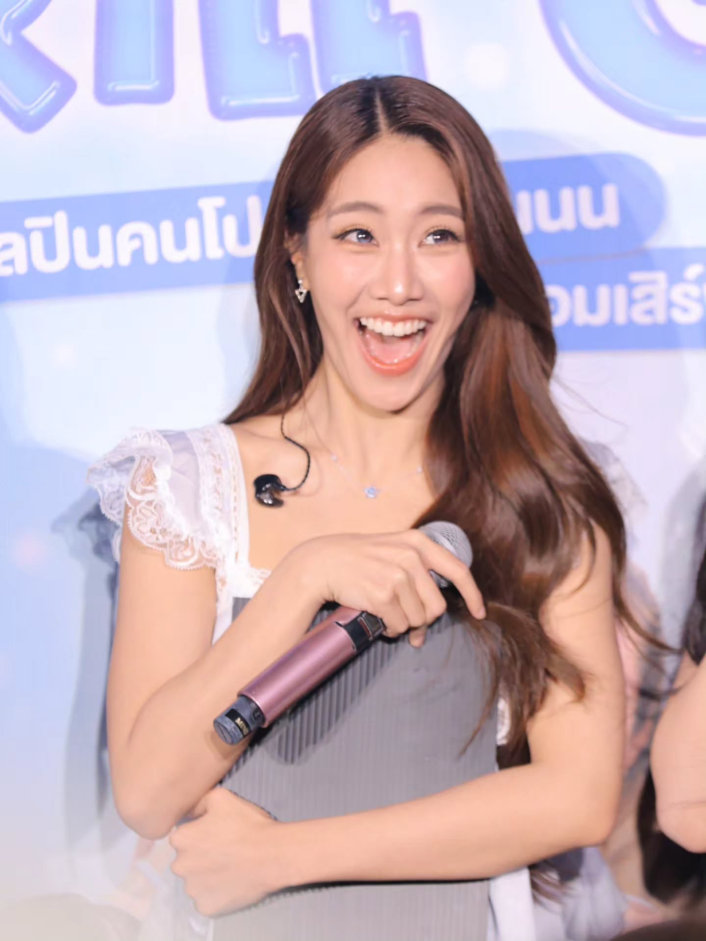 อ๋อง - เขมรัชต์ สุนทรนนท์