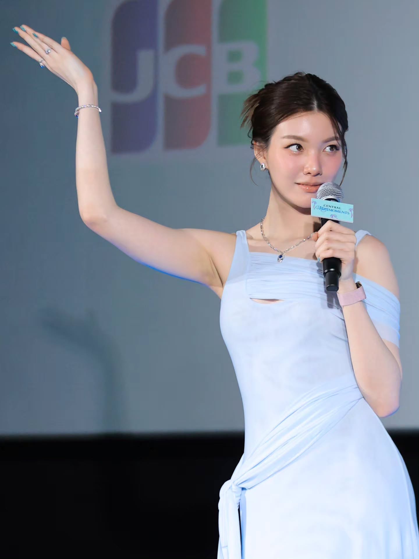 อ๋อง - เขมรัชต์ สุนทรนนท์