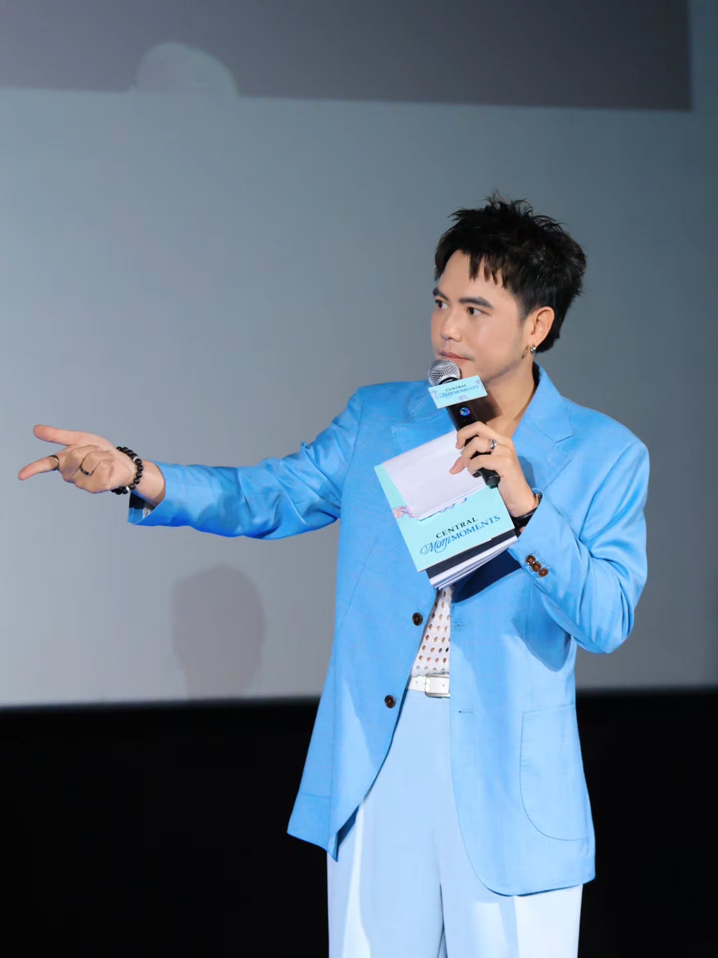 อ๋อง - เขมรัชต์ สุนทรนนท์